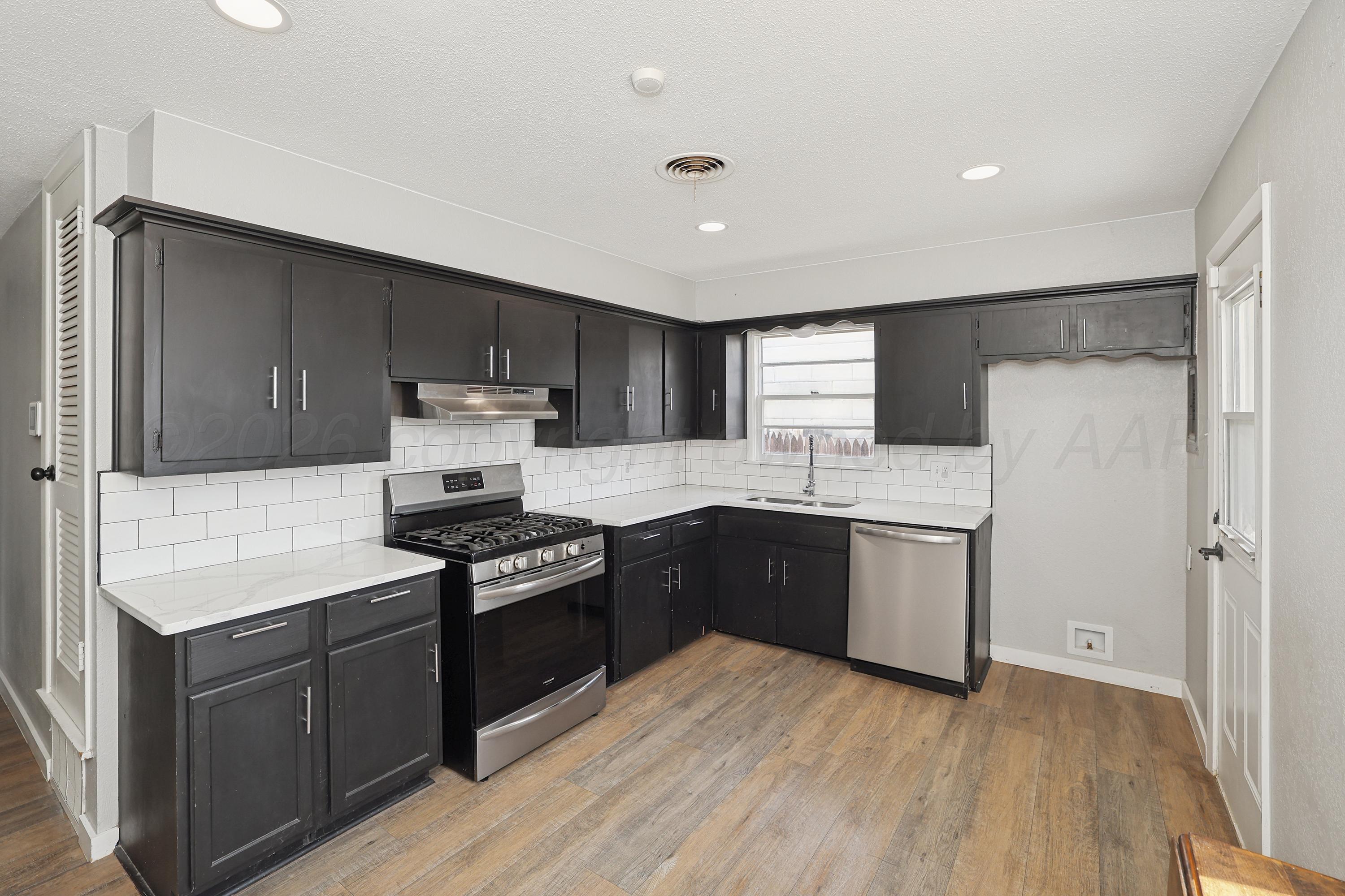 4304 S Bonham Street Property Photo 11