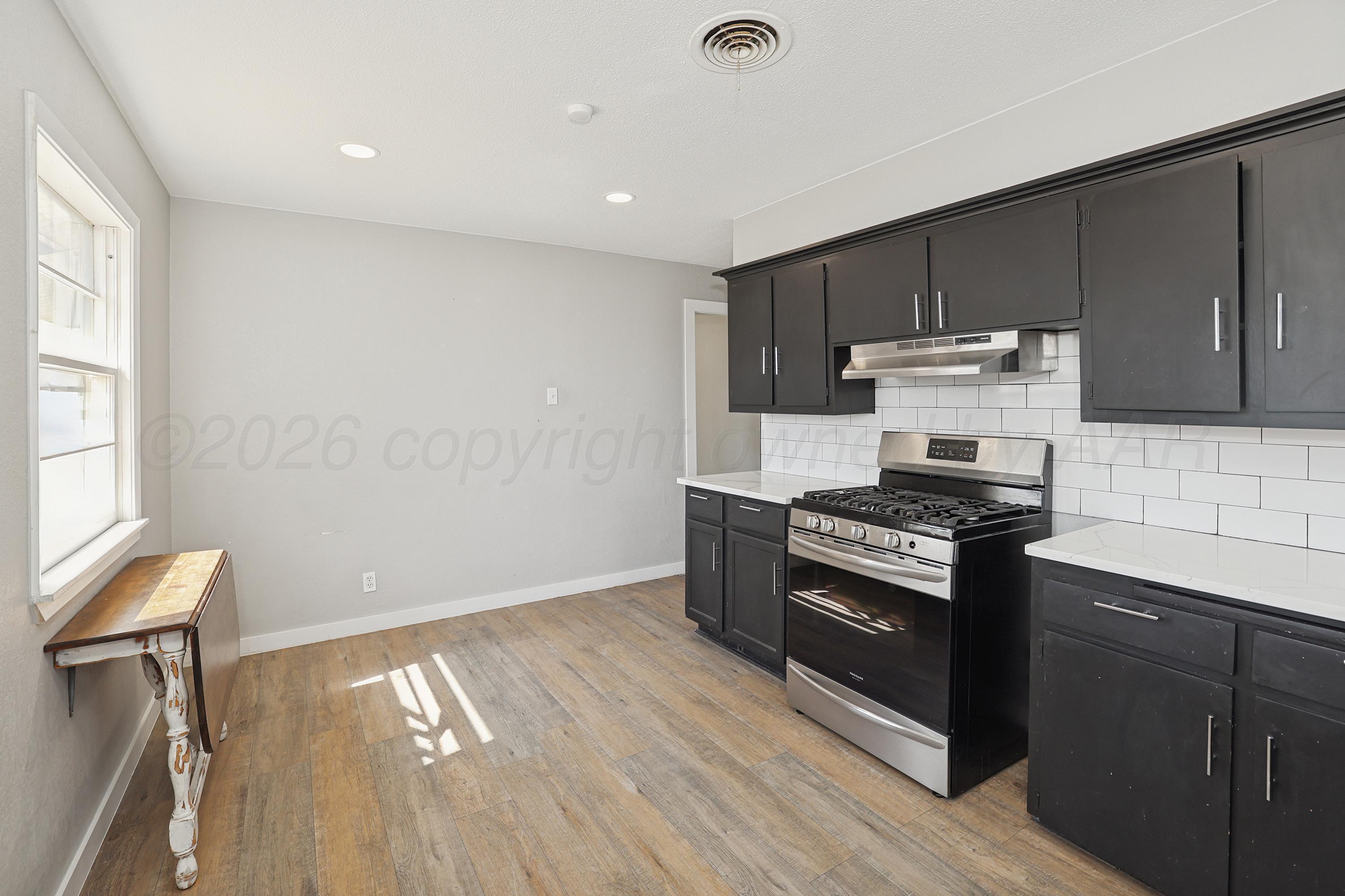 4304 S Bonham Street Property Photo 12