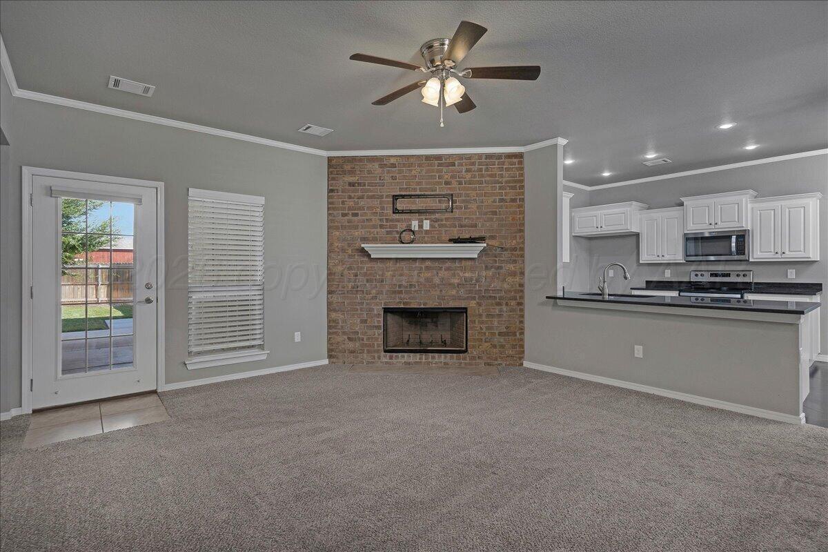 9504 Sydney Drive Property Photo 5