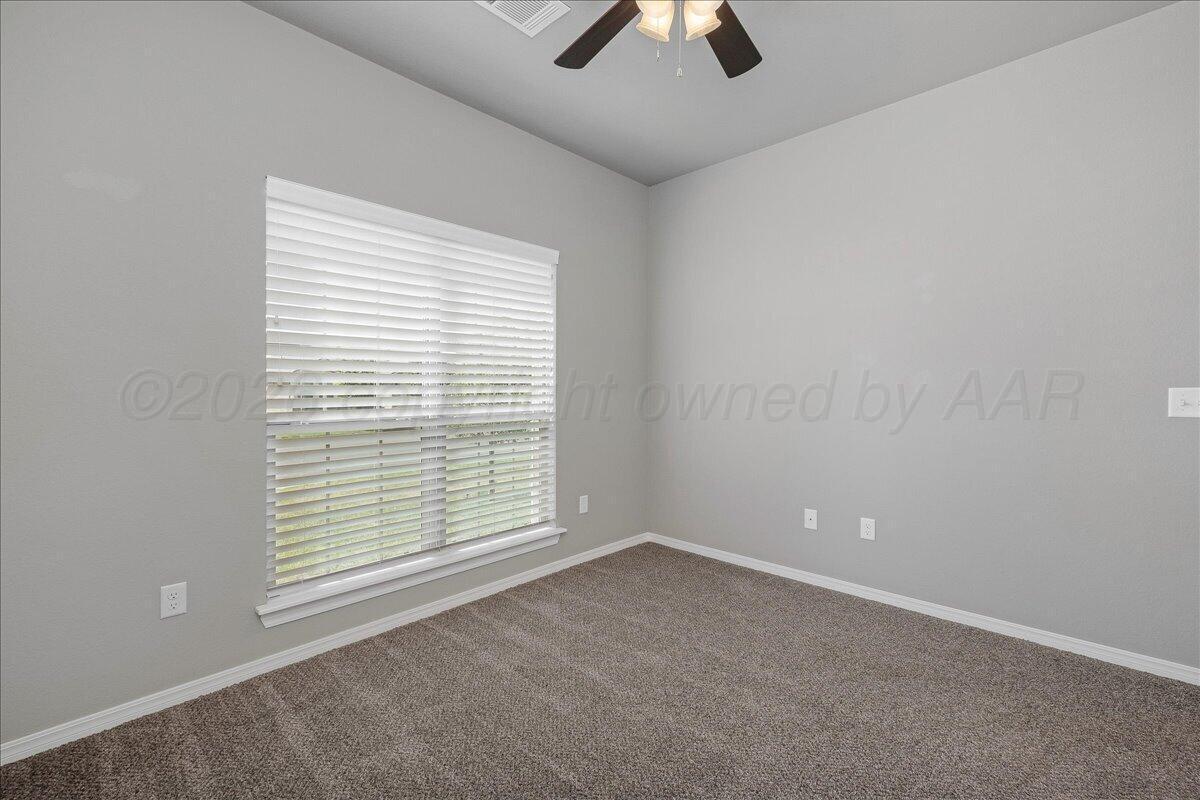 9504 Sydney Drive Property Photo 14