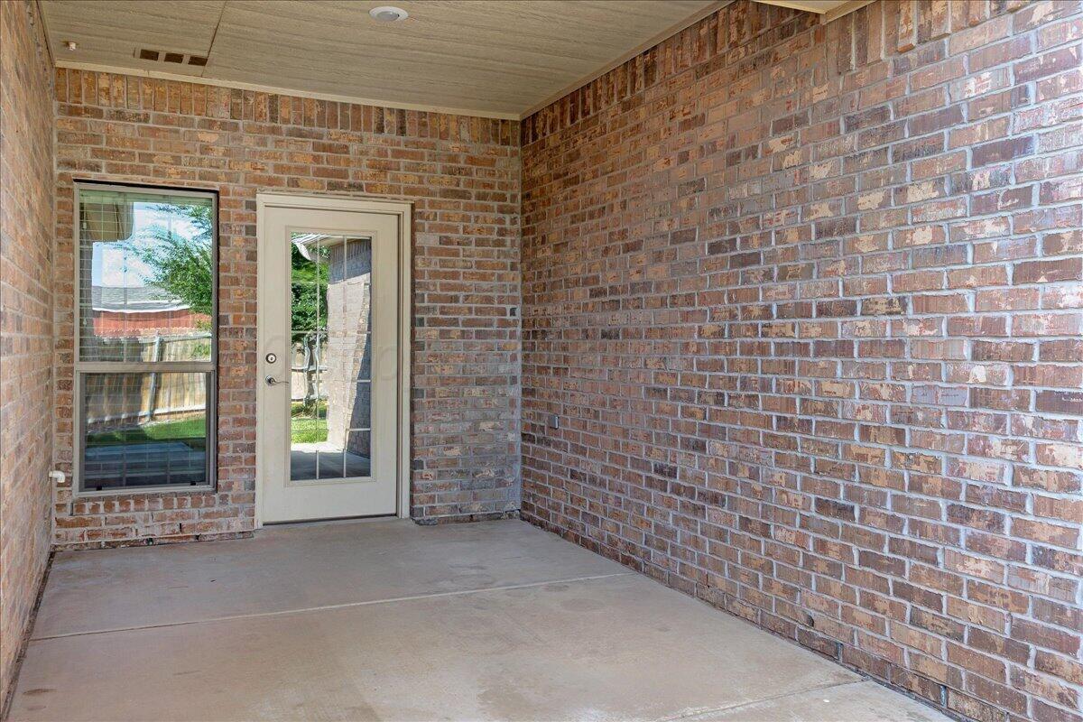 9504 Sydney Drive Property Photo 18