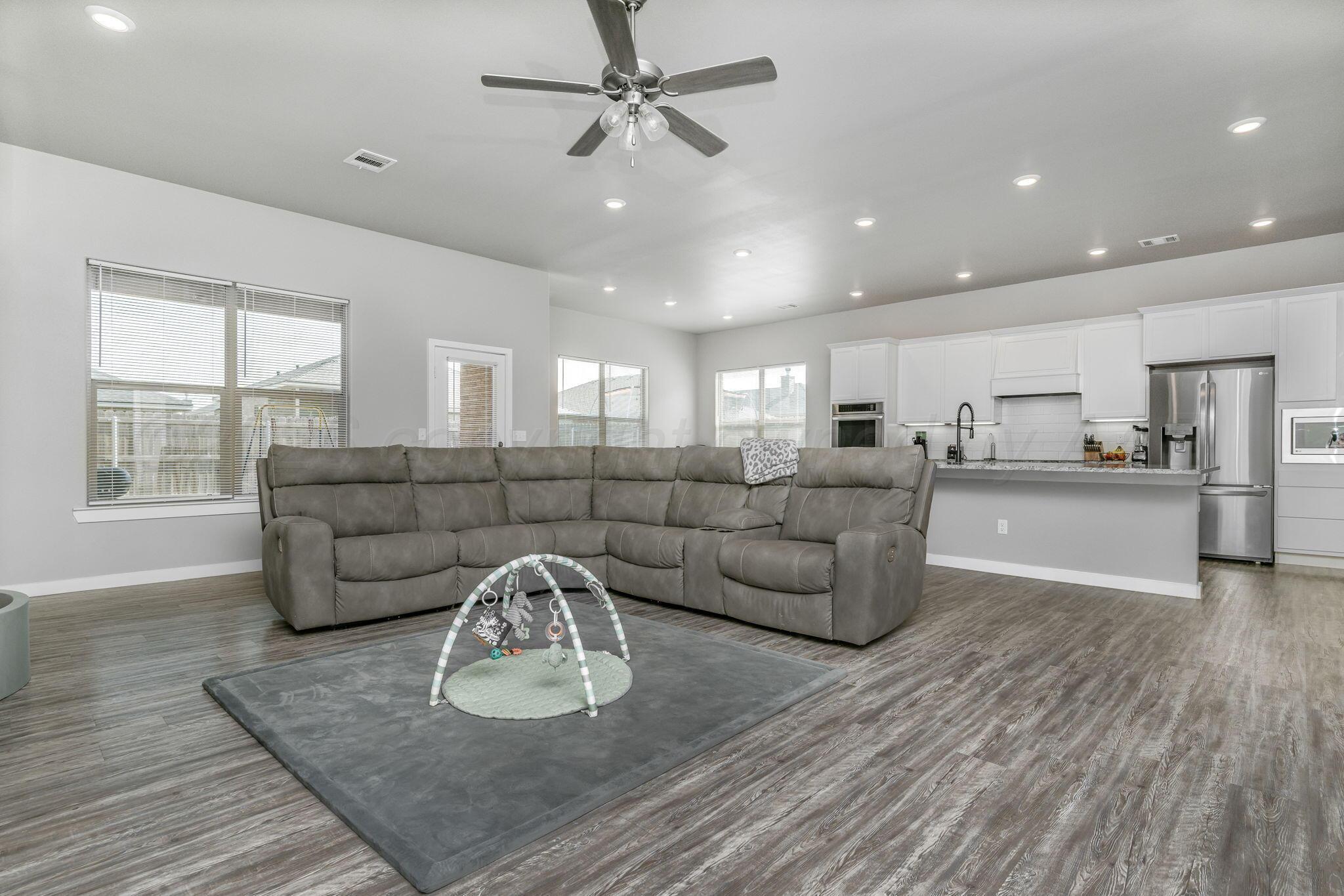 1738 Apricot Avenue Property Photo 4