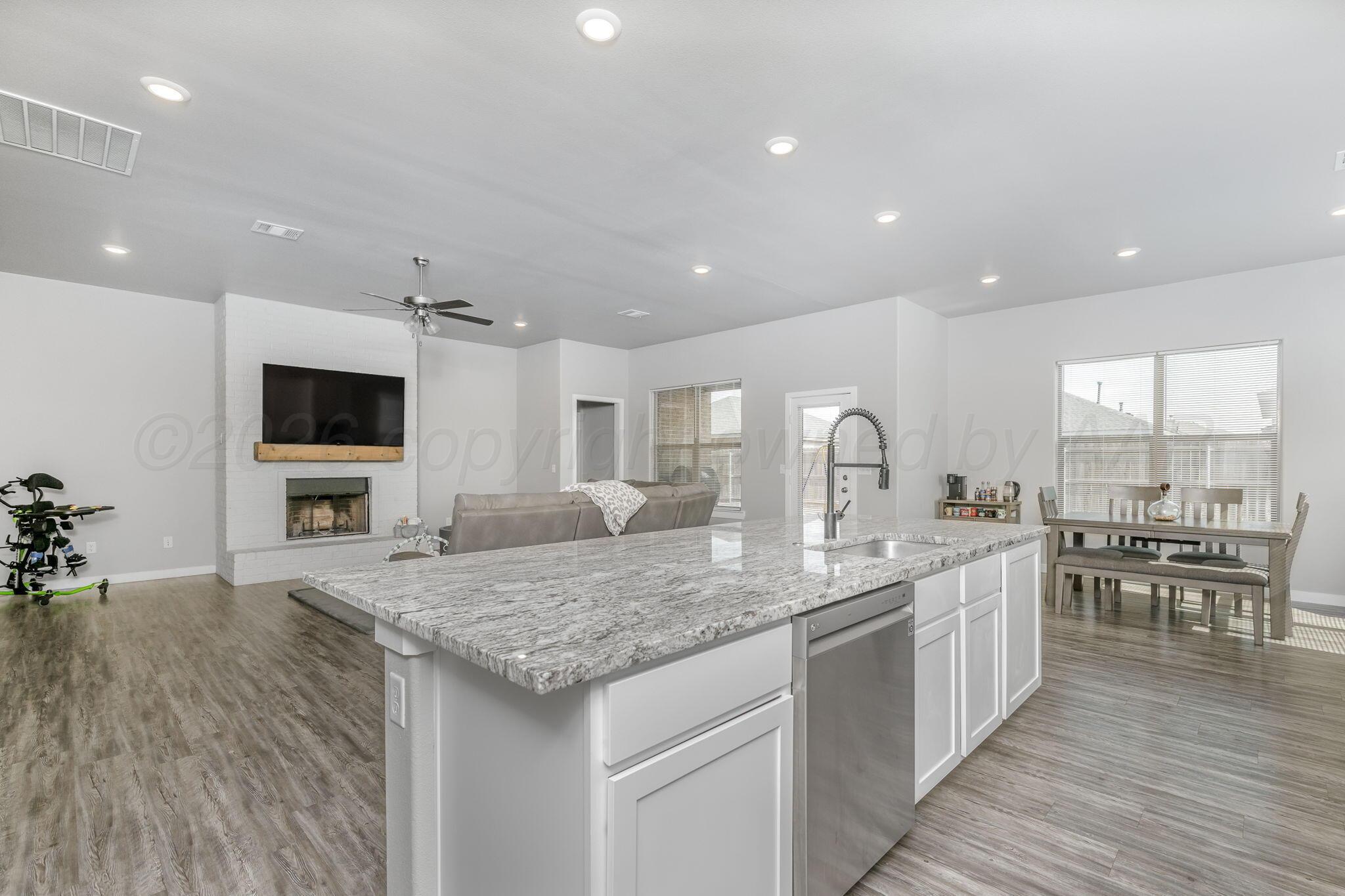1738 Apricot Avenue Property Photo 10