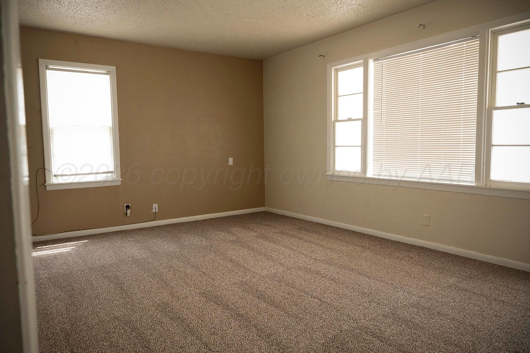 906 Ne 2nd Property Photo 5