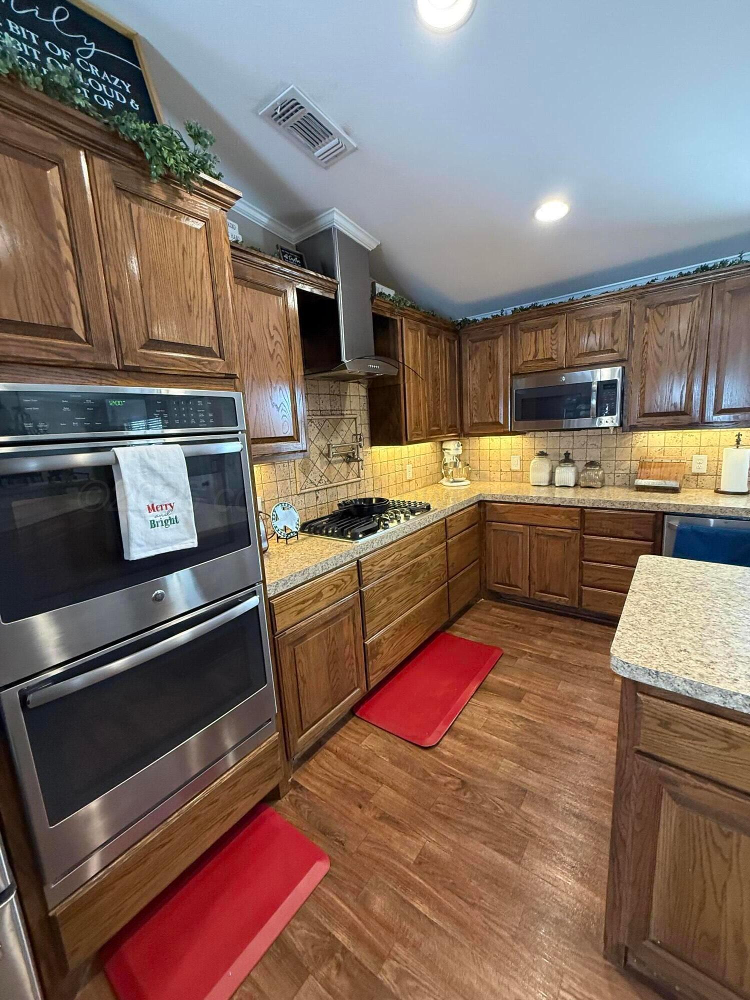 15187 Marshall Drive Property Photo 10