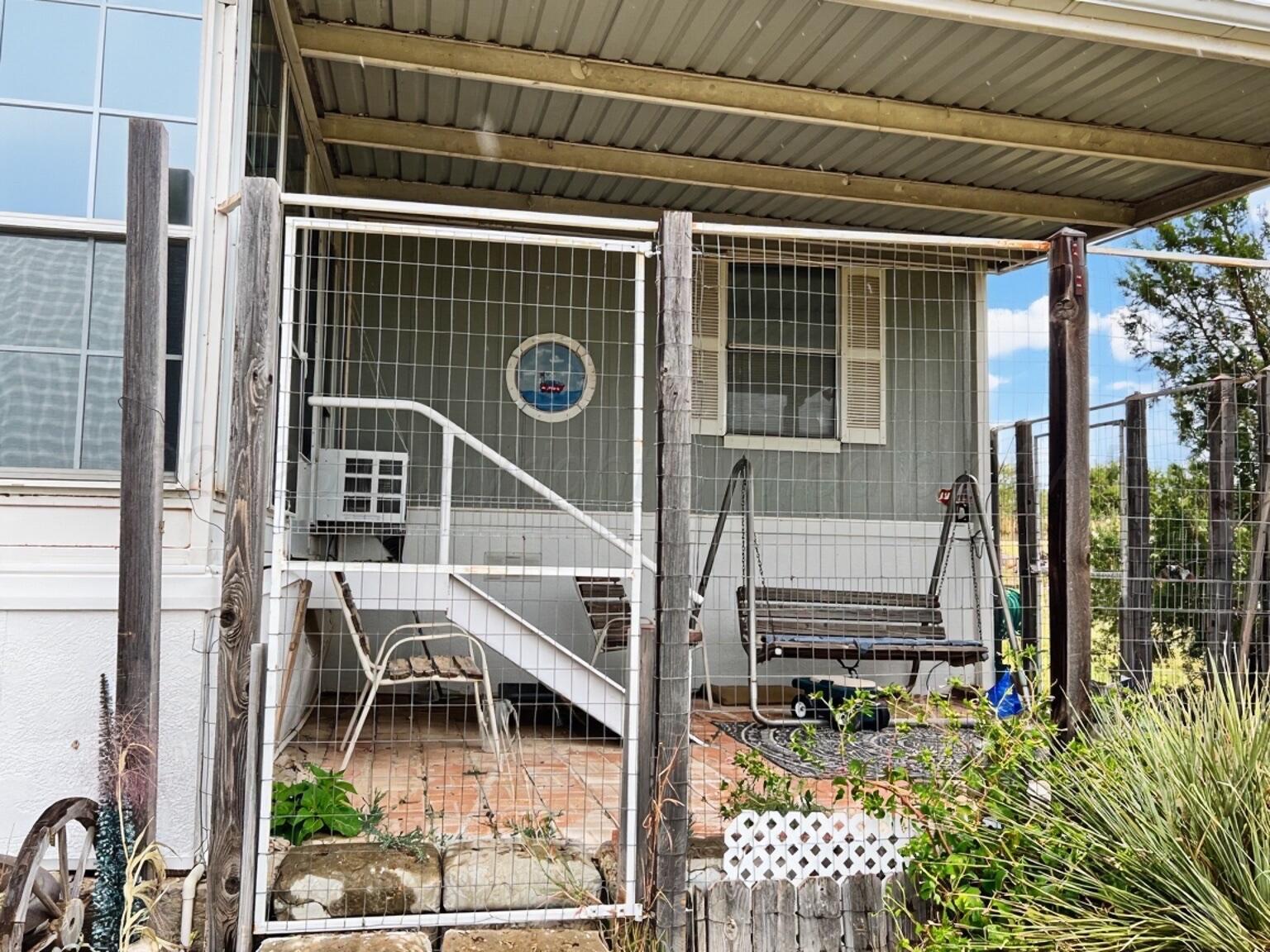 110 E Lobo Drive Property Photo 4