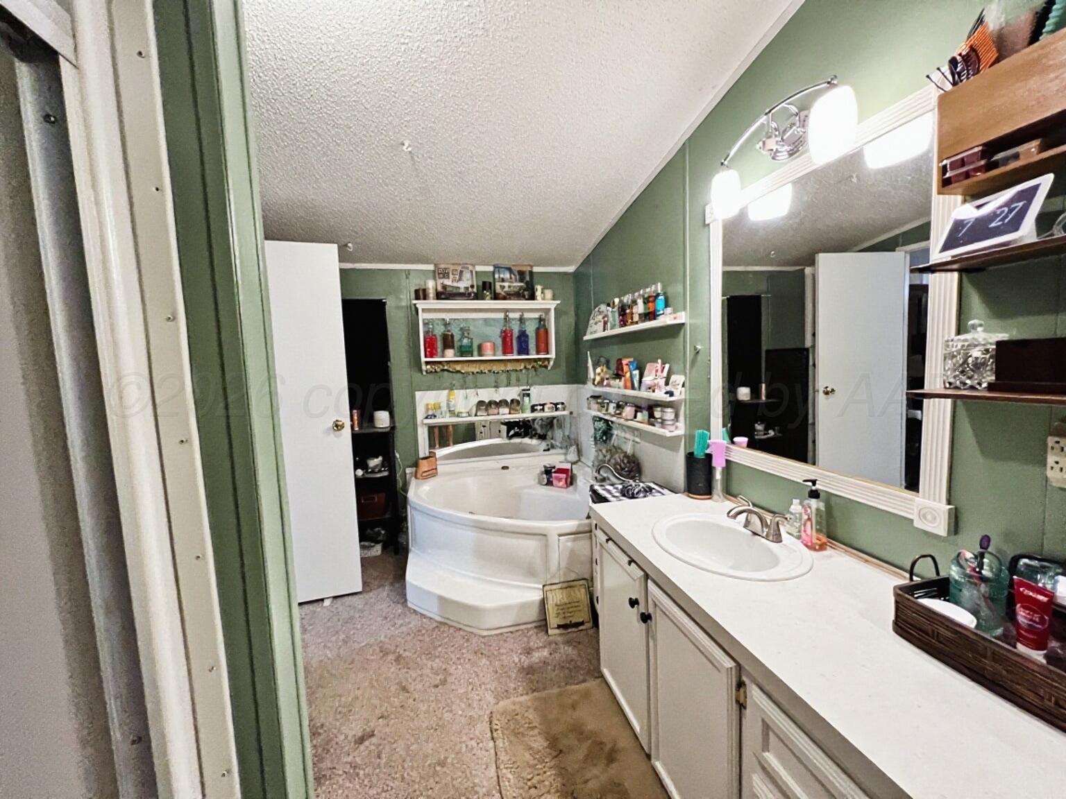 110 E Lobo Drive Property Photo 14