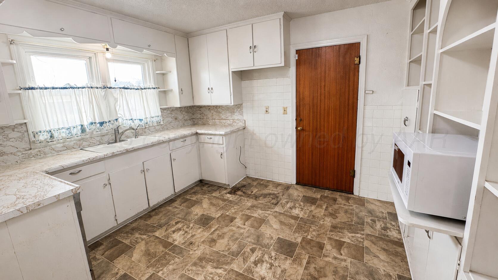 1223 S Florida Street Property Photo 4