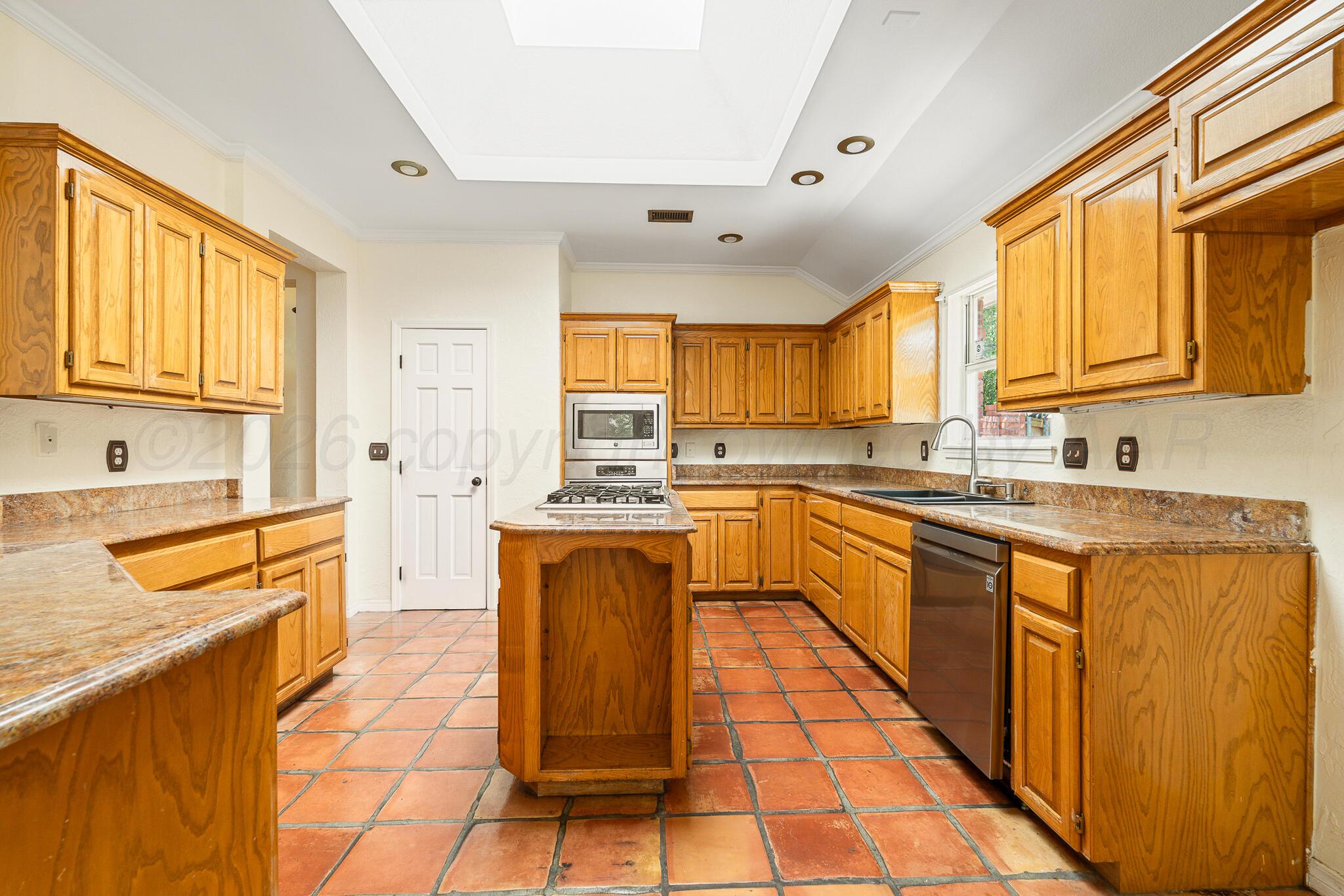 7415 Woodmont Drive Property Photo 7
