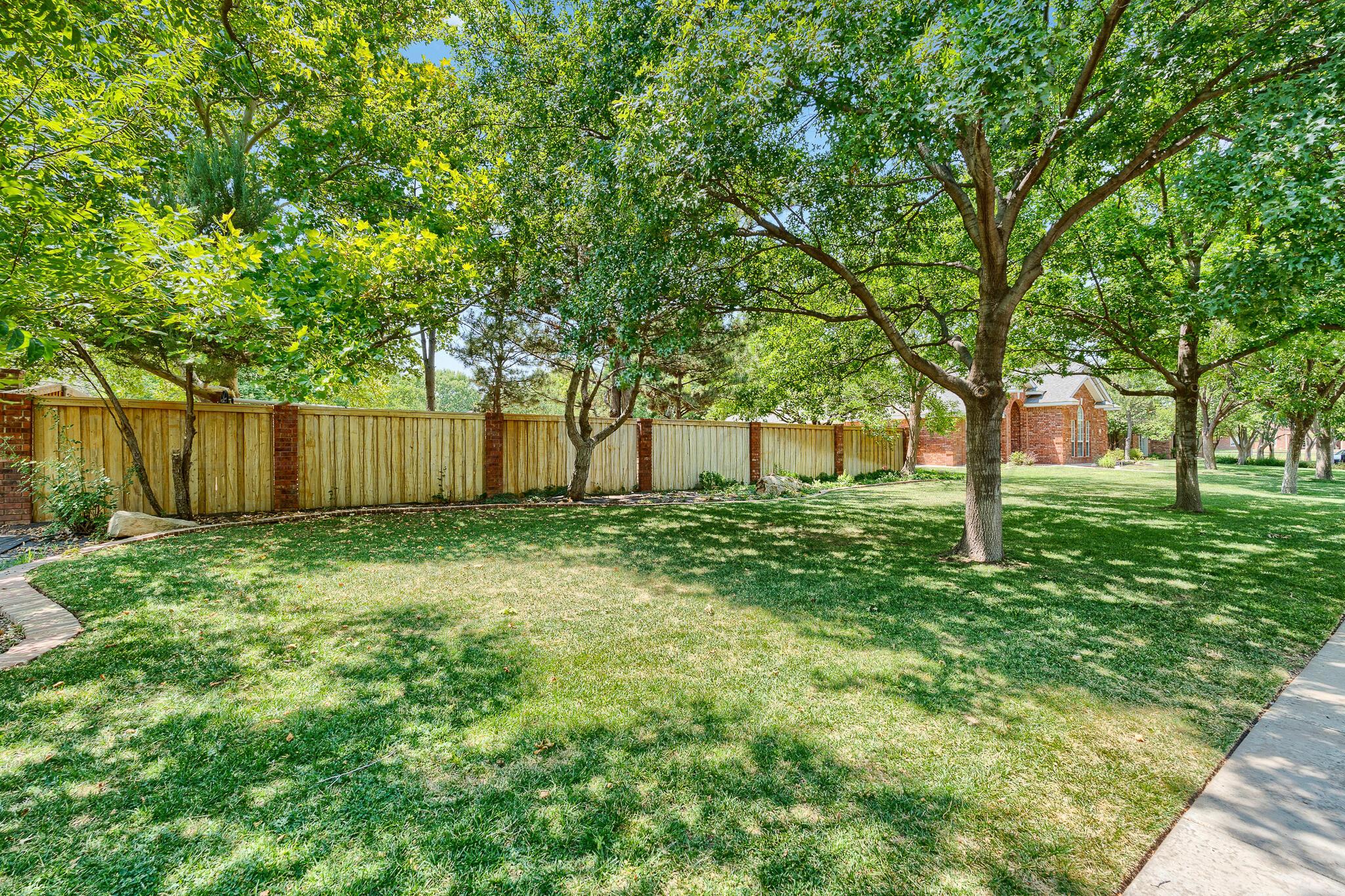 7415 Woodmont Drive Property Photo 24