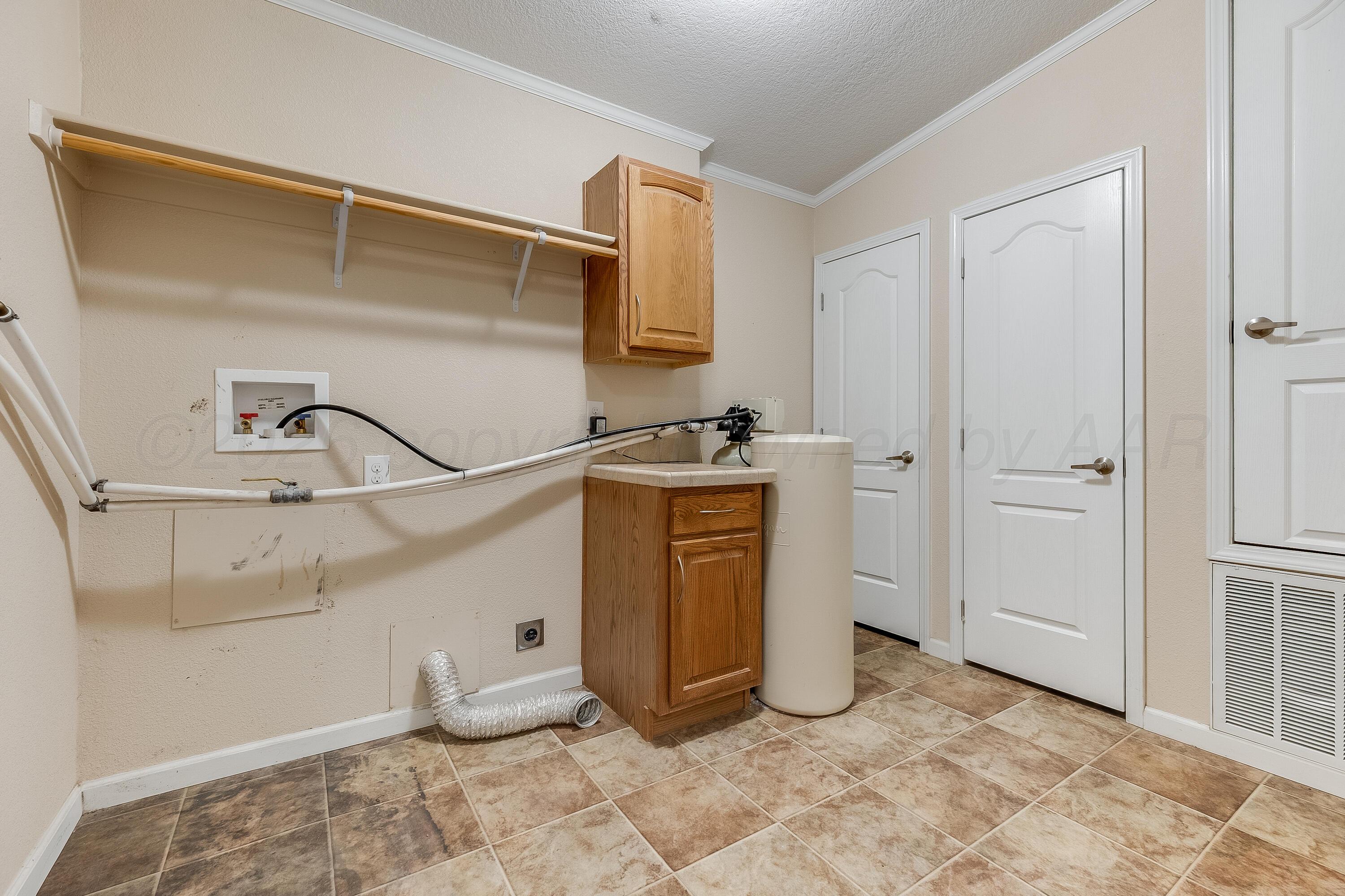 8040 County Road 2 Property Photo 37