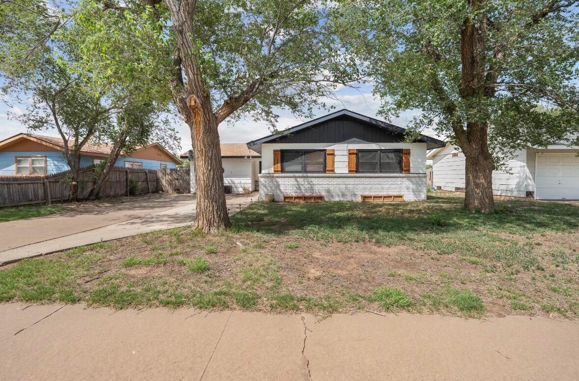 2233 Se 23rd Avenue Property Photo 1
