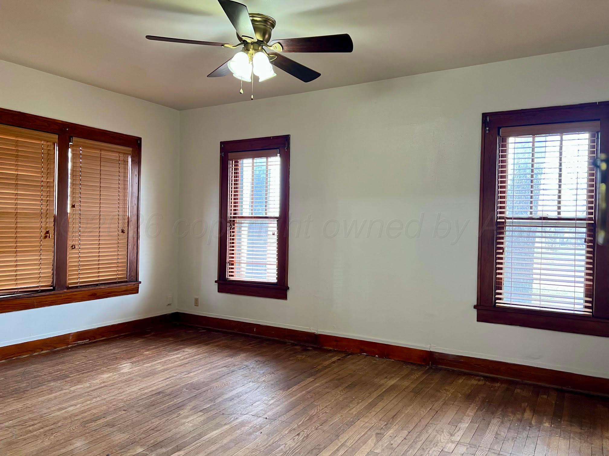 507 Ave G Nw Property Photo 6
