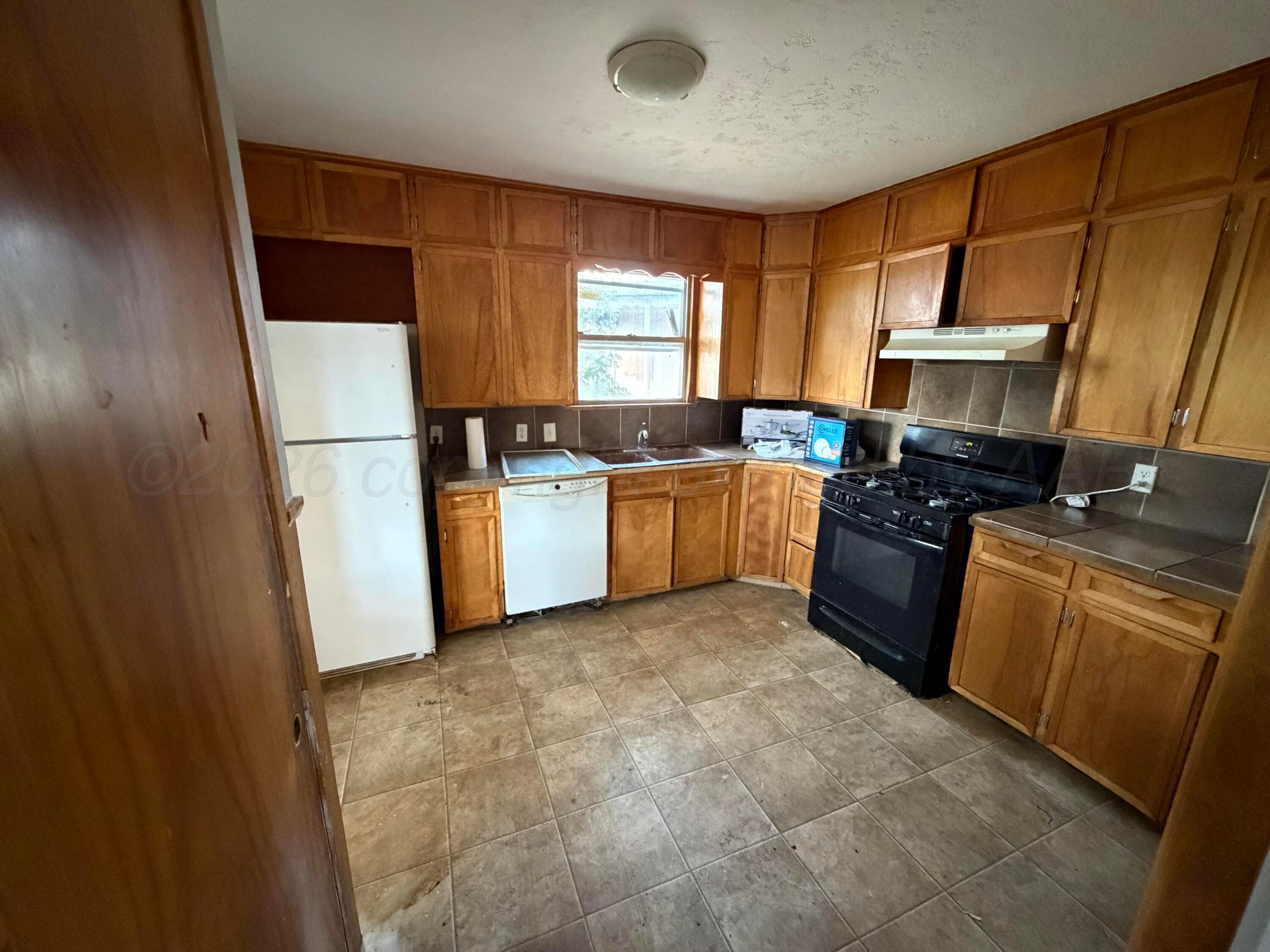 1400 Baker Street Property Photo 2