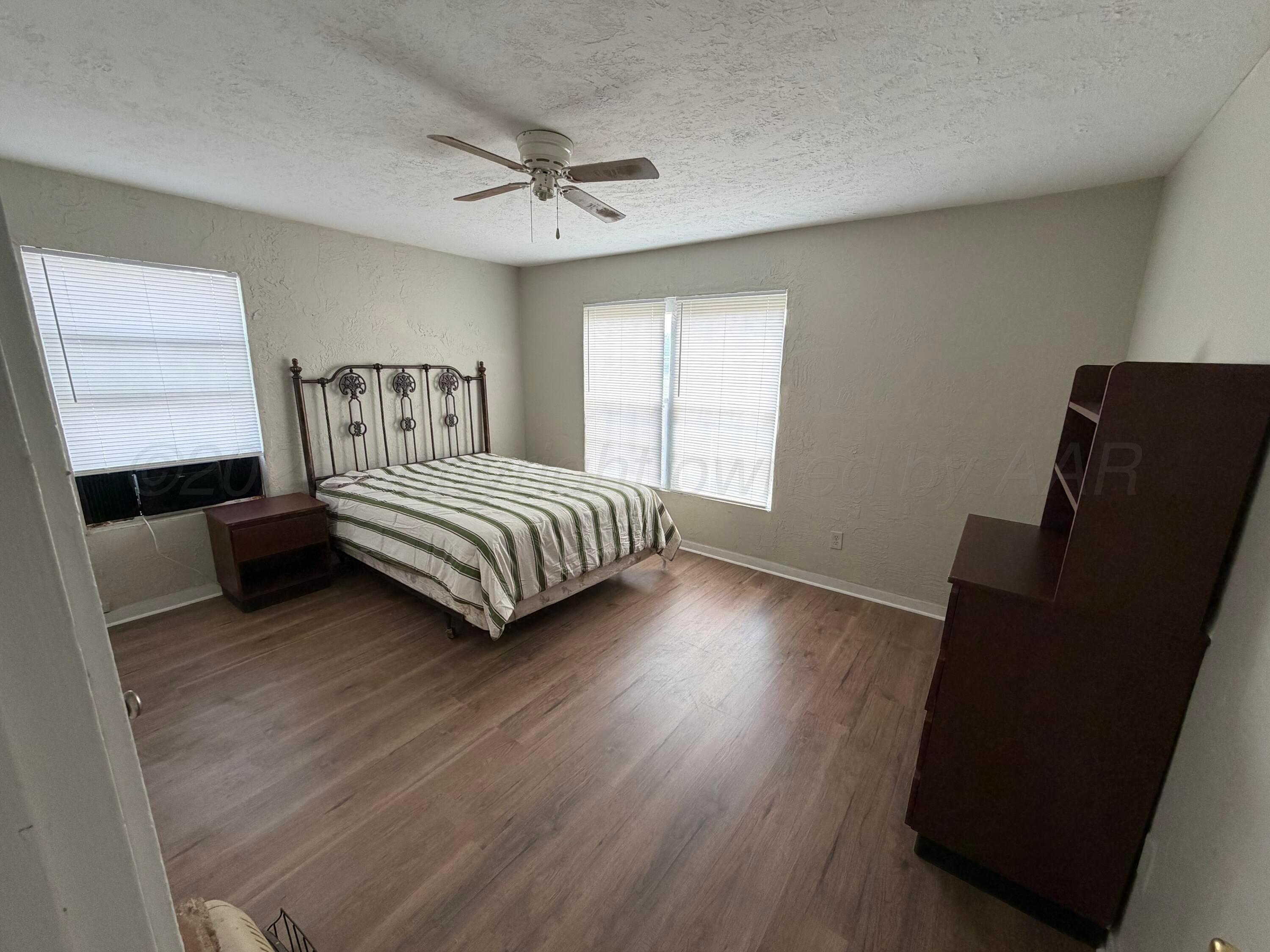 1400 Baker Street Property Photo 5