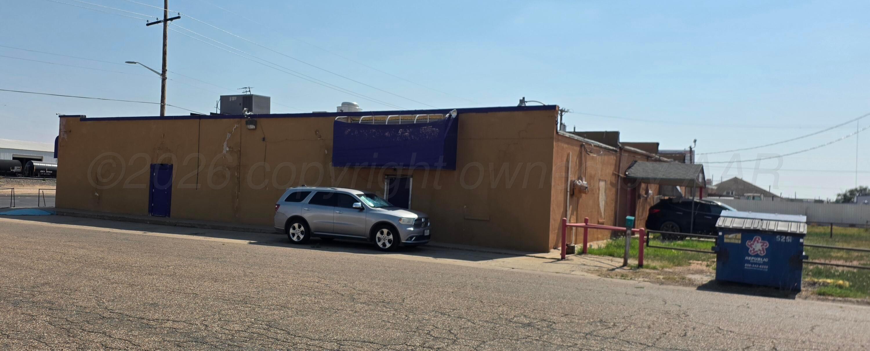 841 E 1st Street Property Photo 4