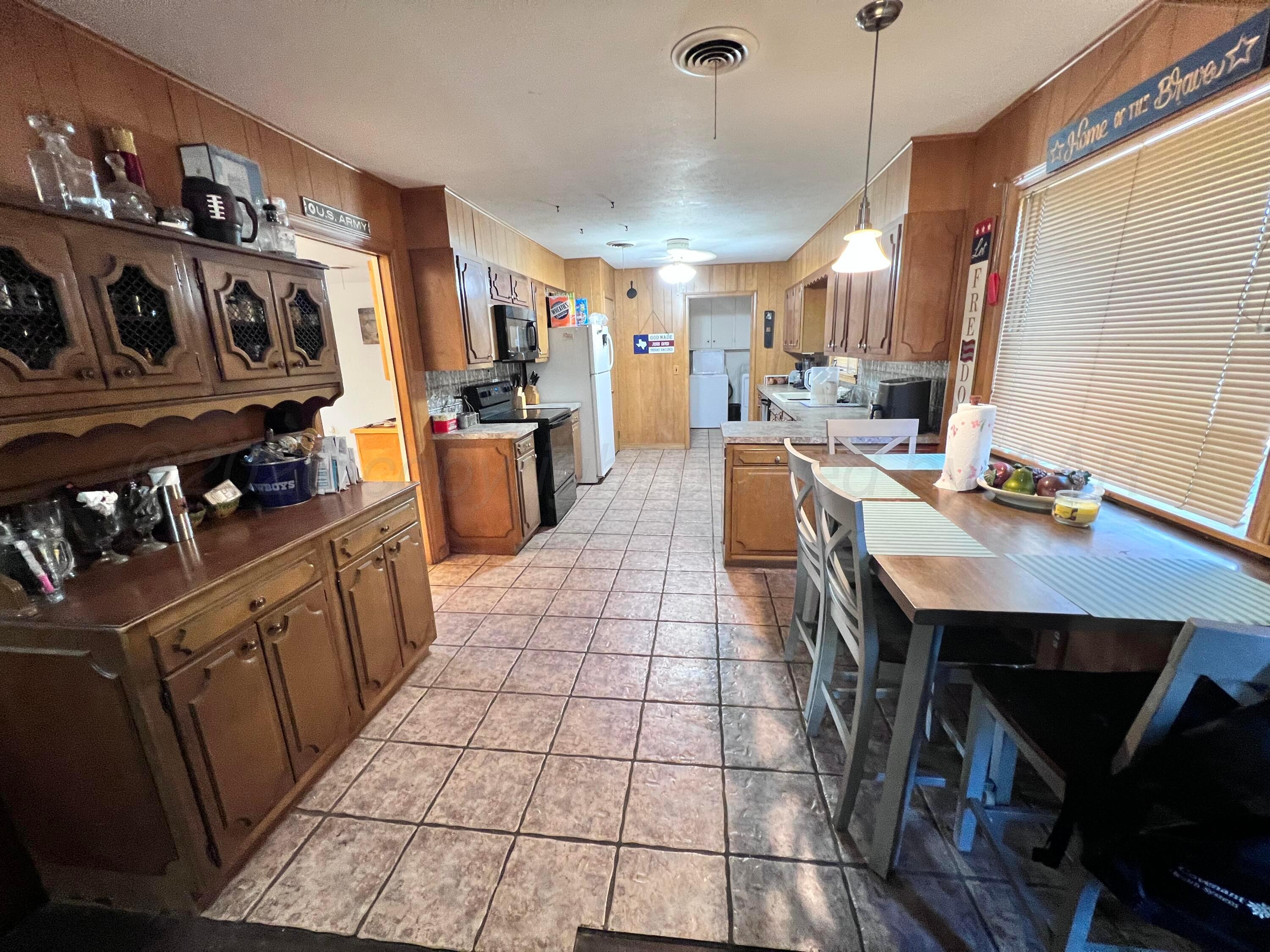 412 Sunset Street Property Photo 6