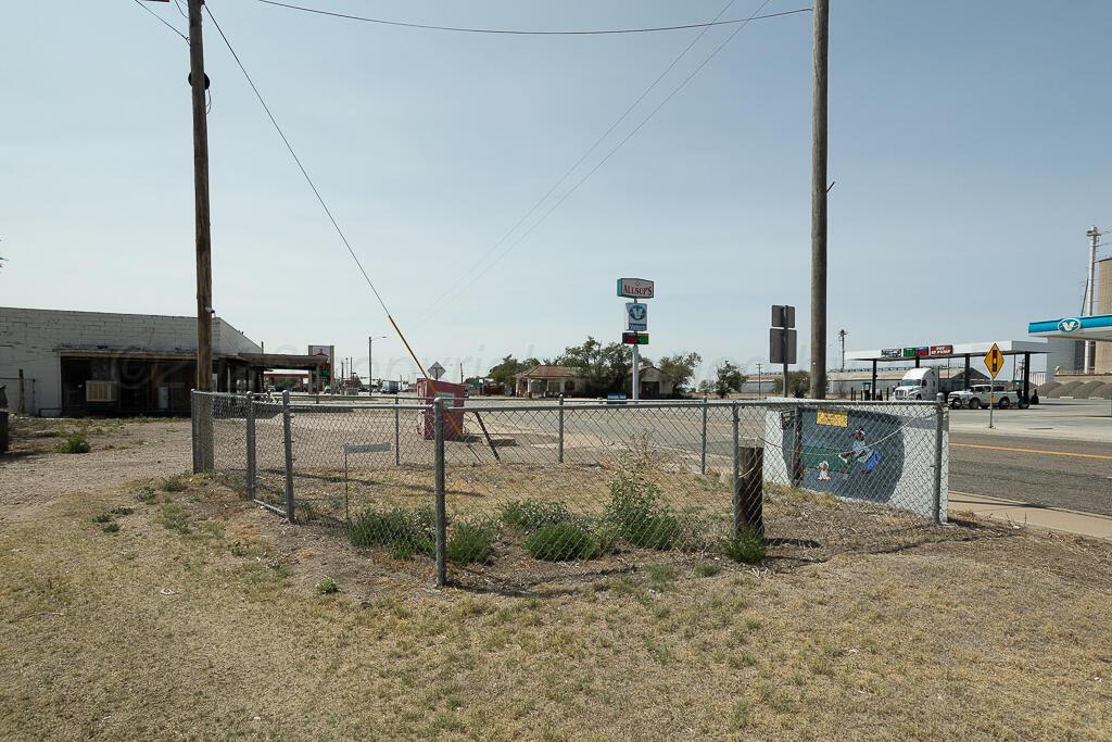 201 W First Street Property Photo 13