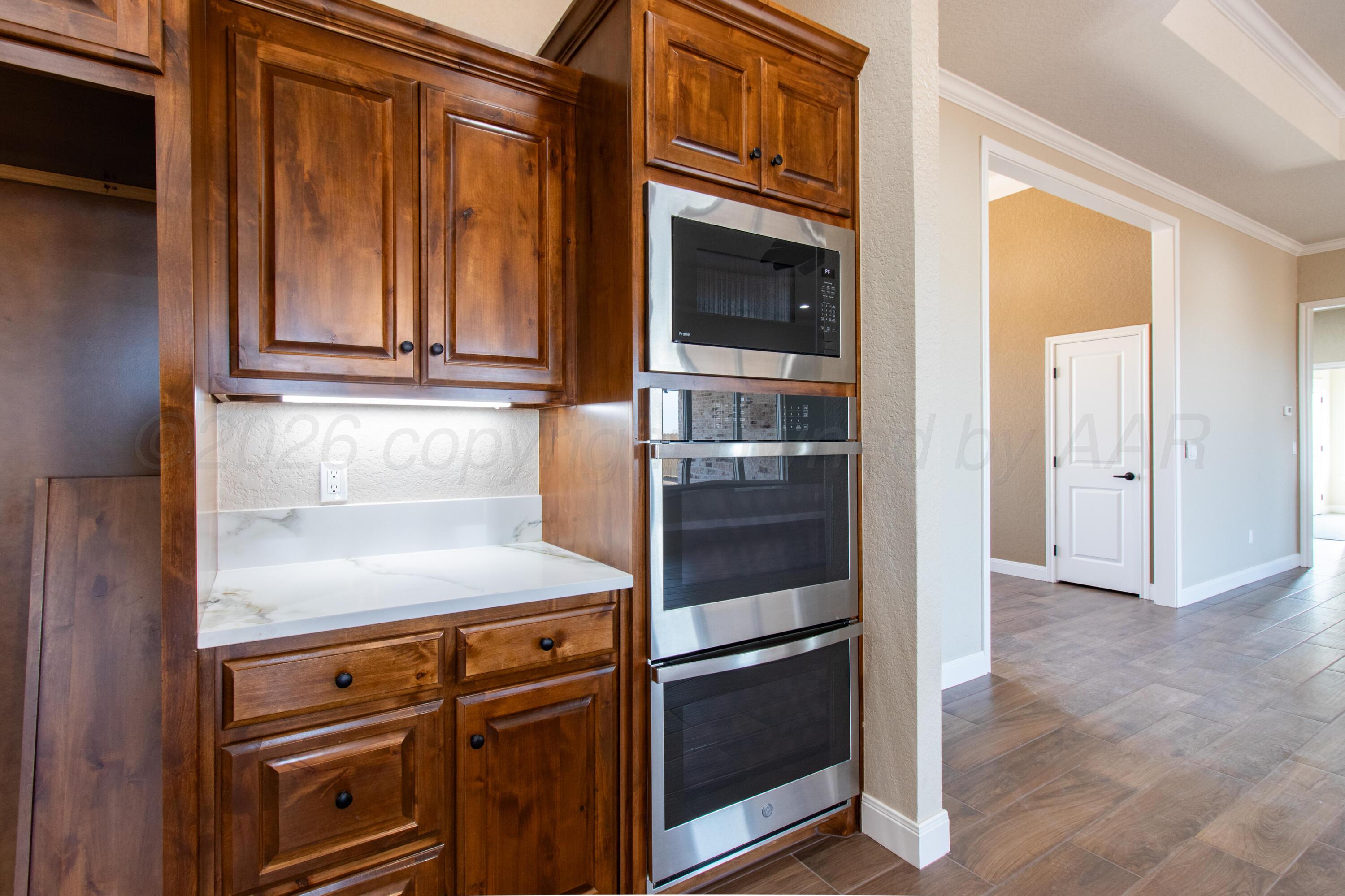 9406 Shadow Bend Avenue Property Photo 11