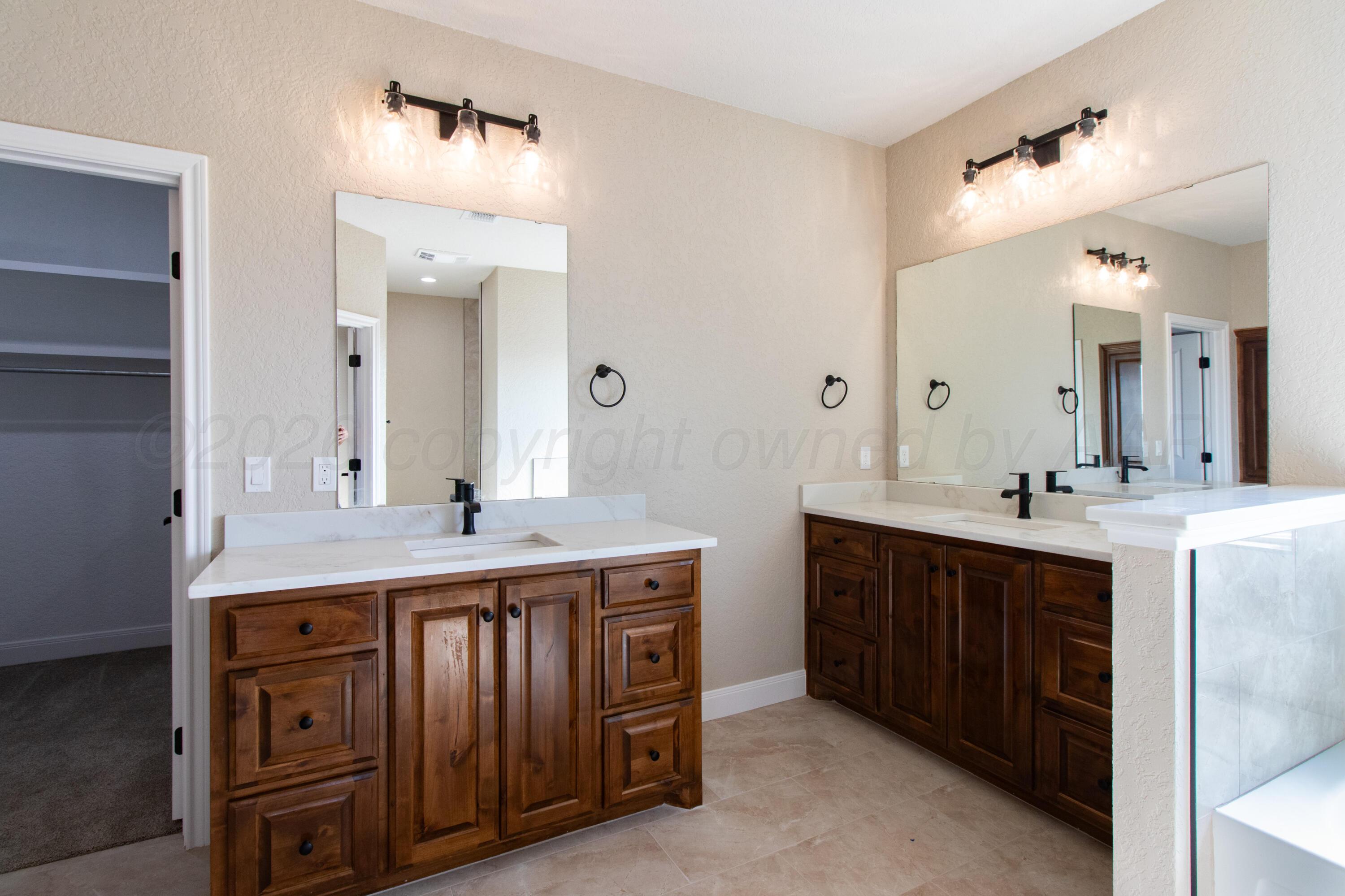 9406 Shadow Bend Avenue Property Photo 20