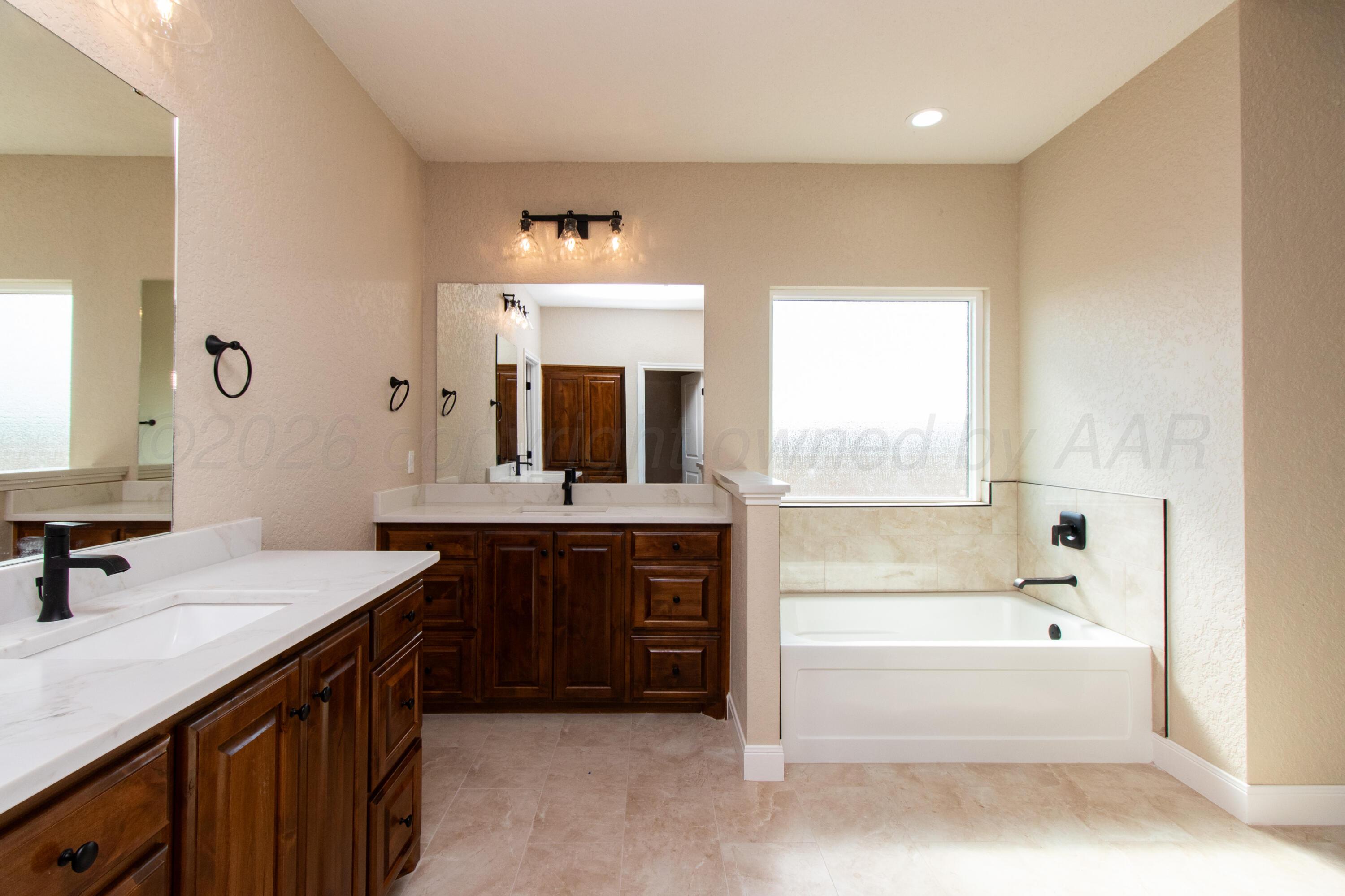 9406 Shadow Bend Avenue Property Photo 21