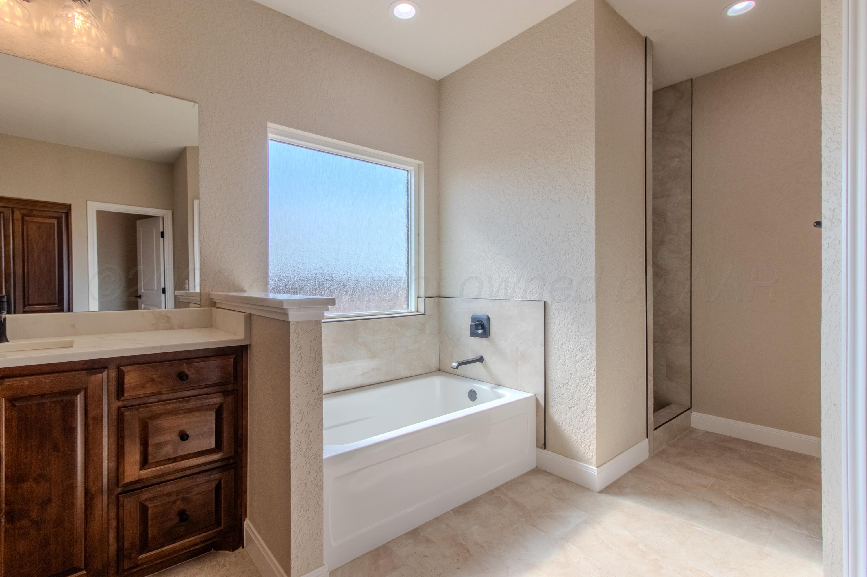 9406 Shadow Bend Avenue Property Photo 24