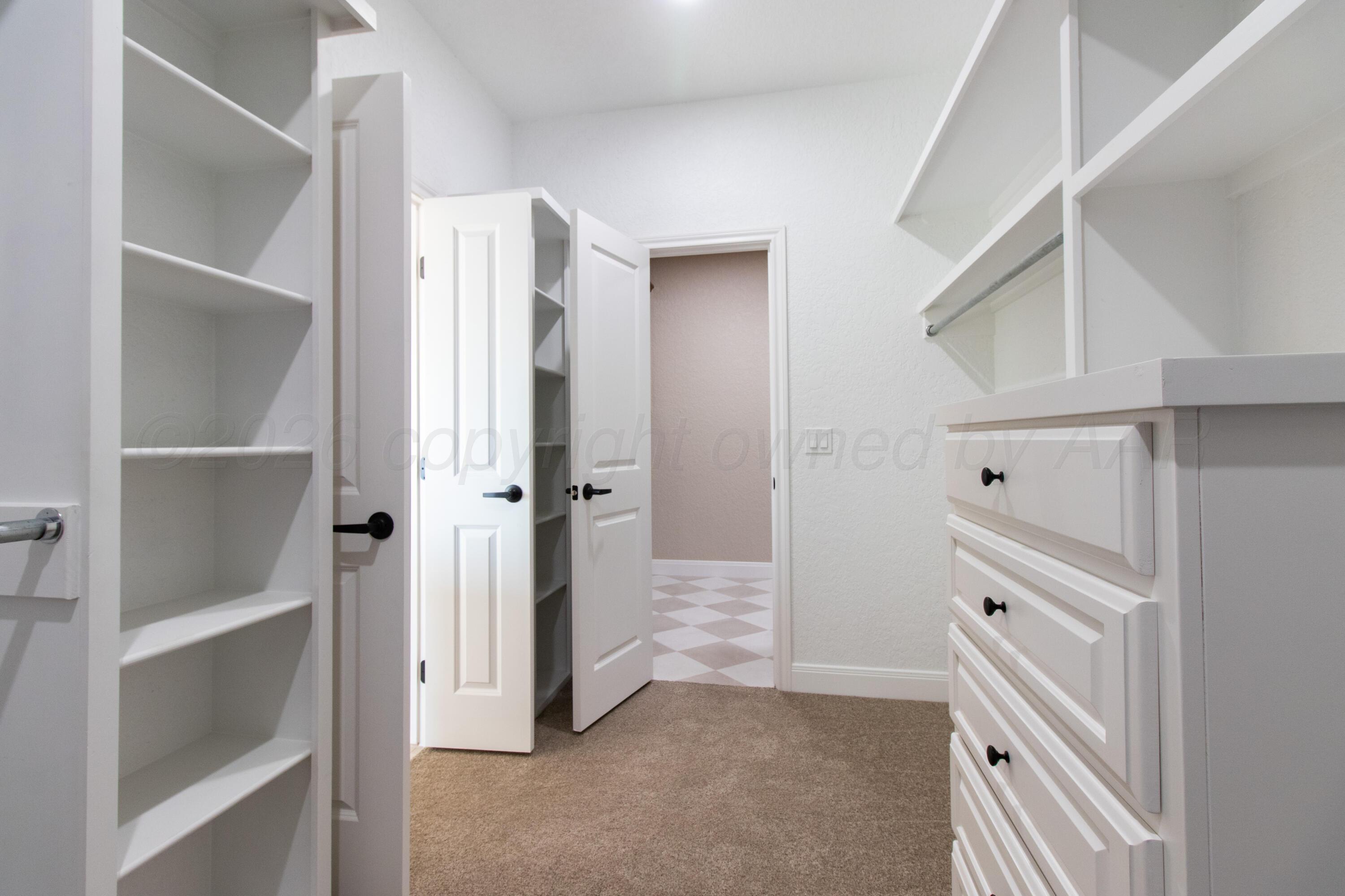 9406 Shadow Bend Avenue Property Photo 26