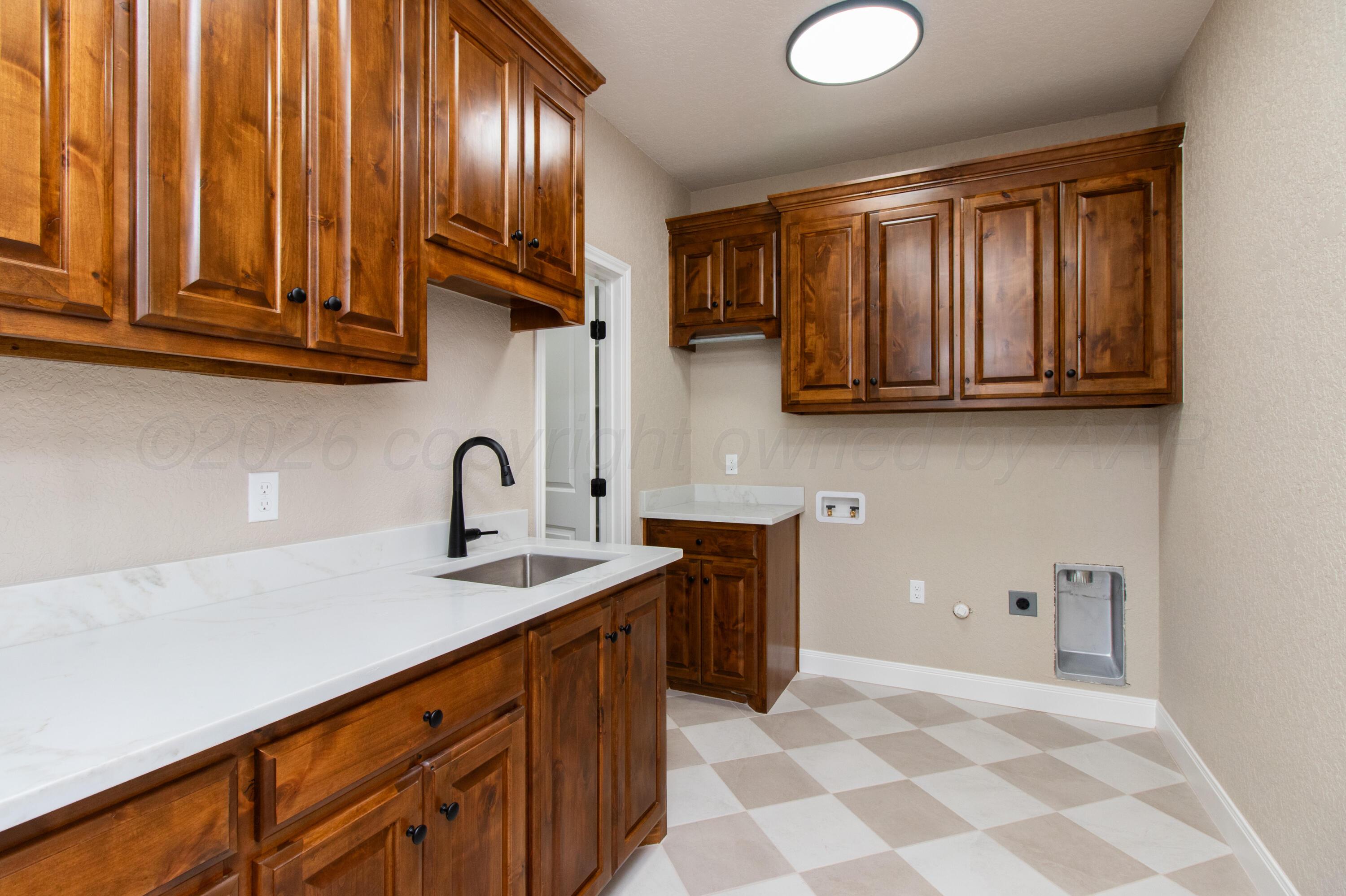 9406 Shadow Bend Avenue Property Photo 28
