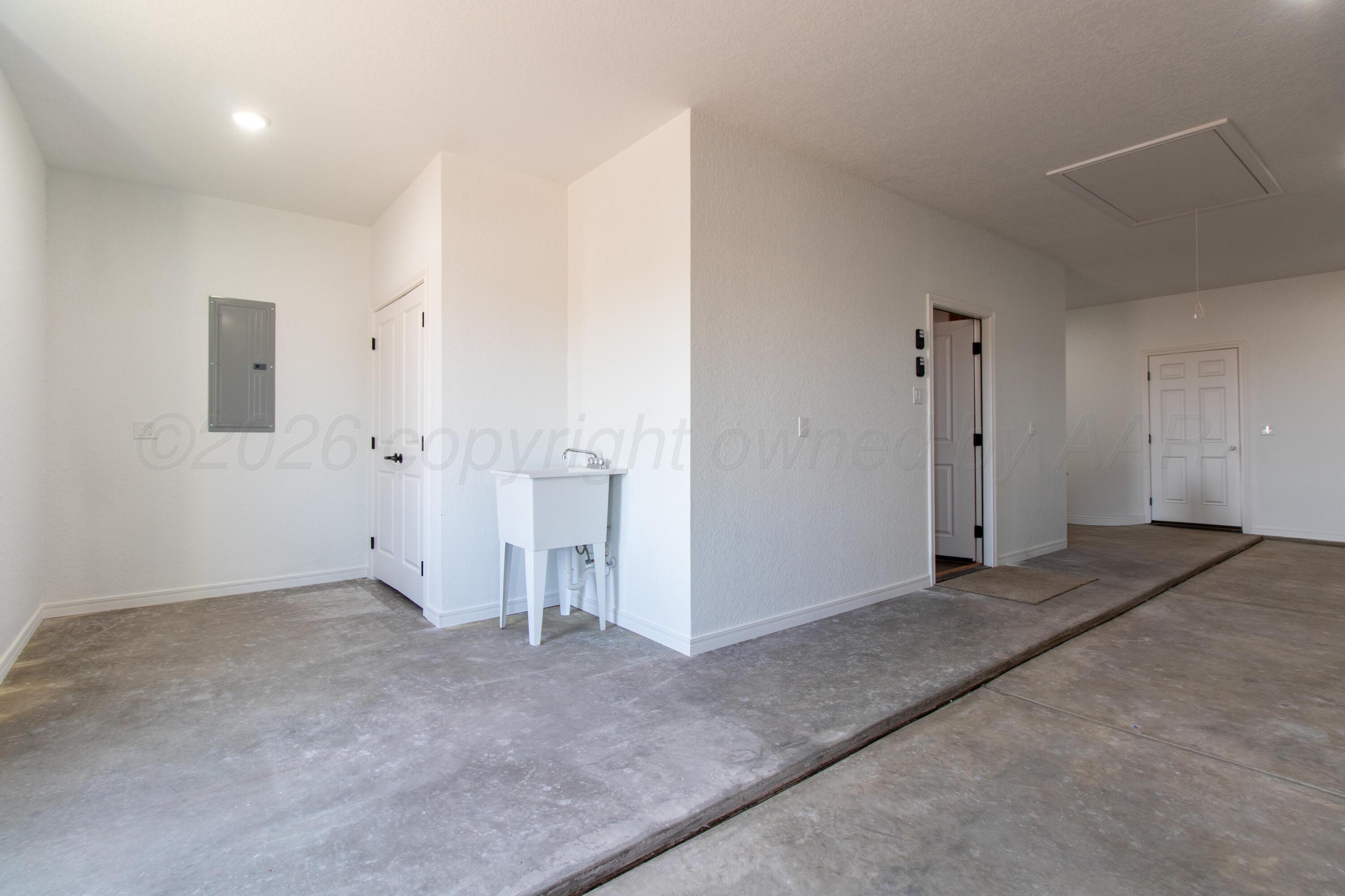 9406 Shadow Bend Avenue Property Photo 45
