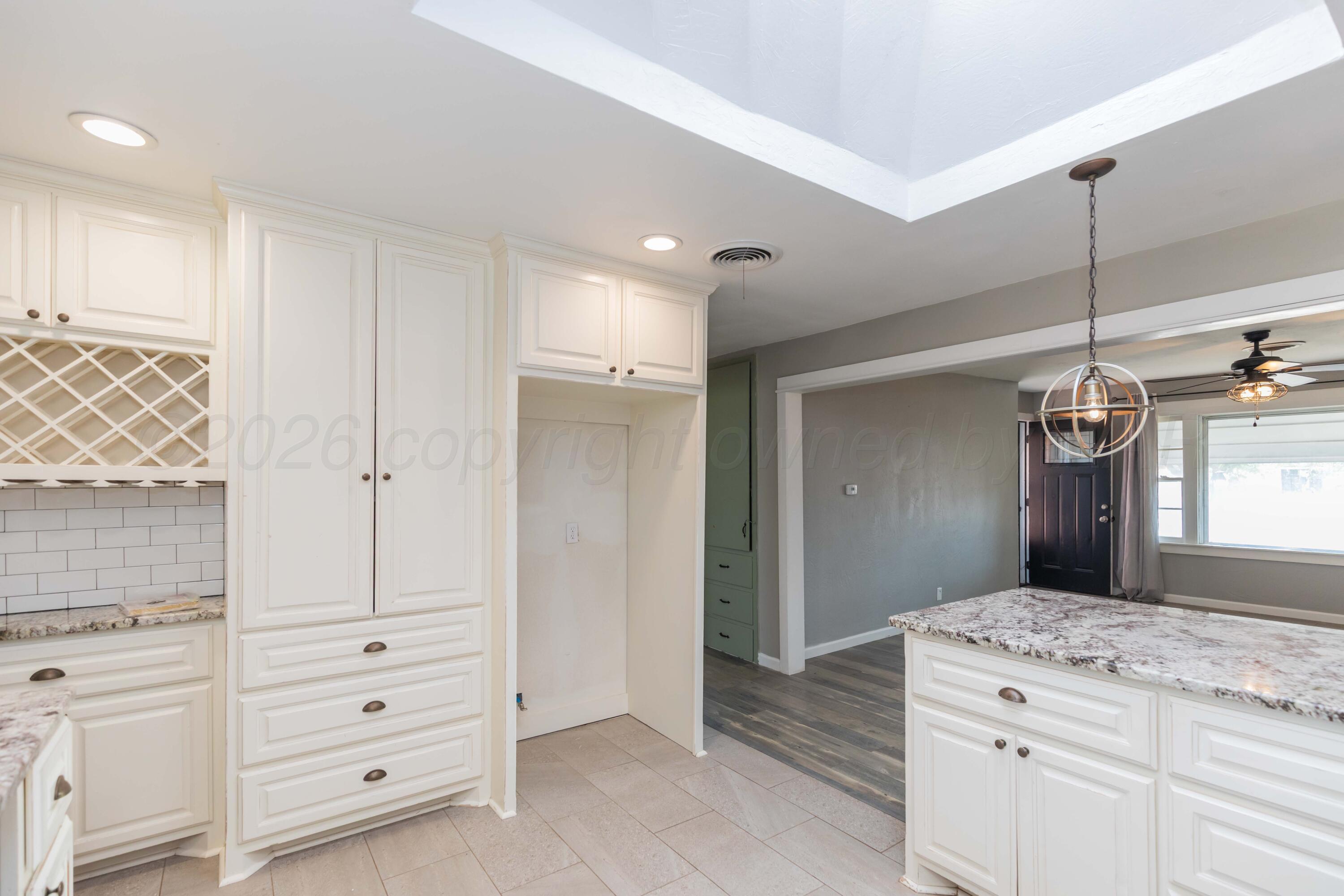 2406 Smiser Street Property Photo 7