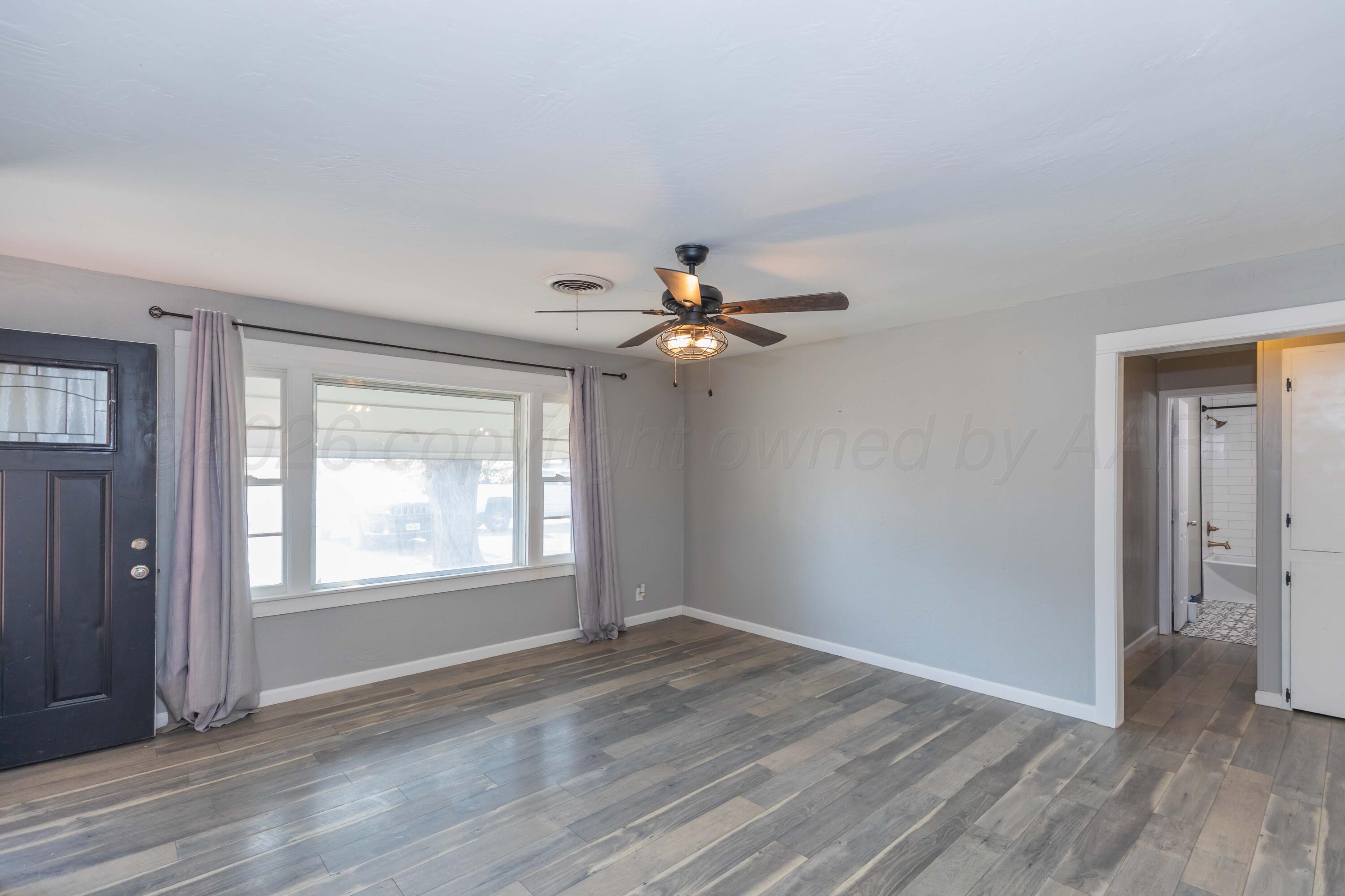 2406 Smiser Street Property Photo 10