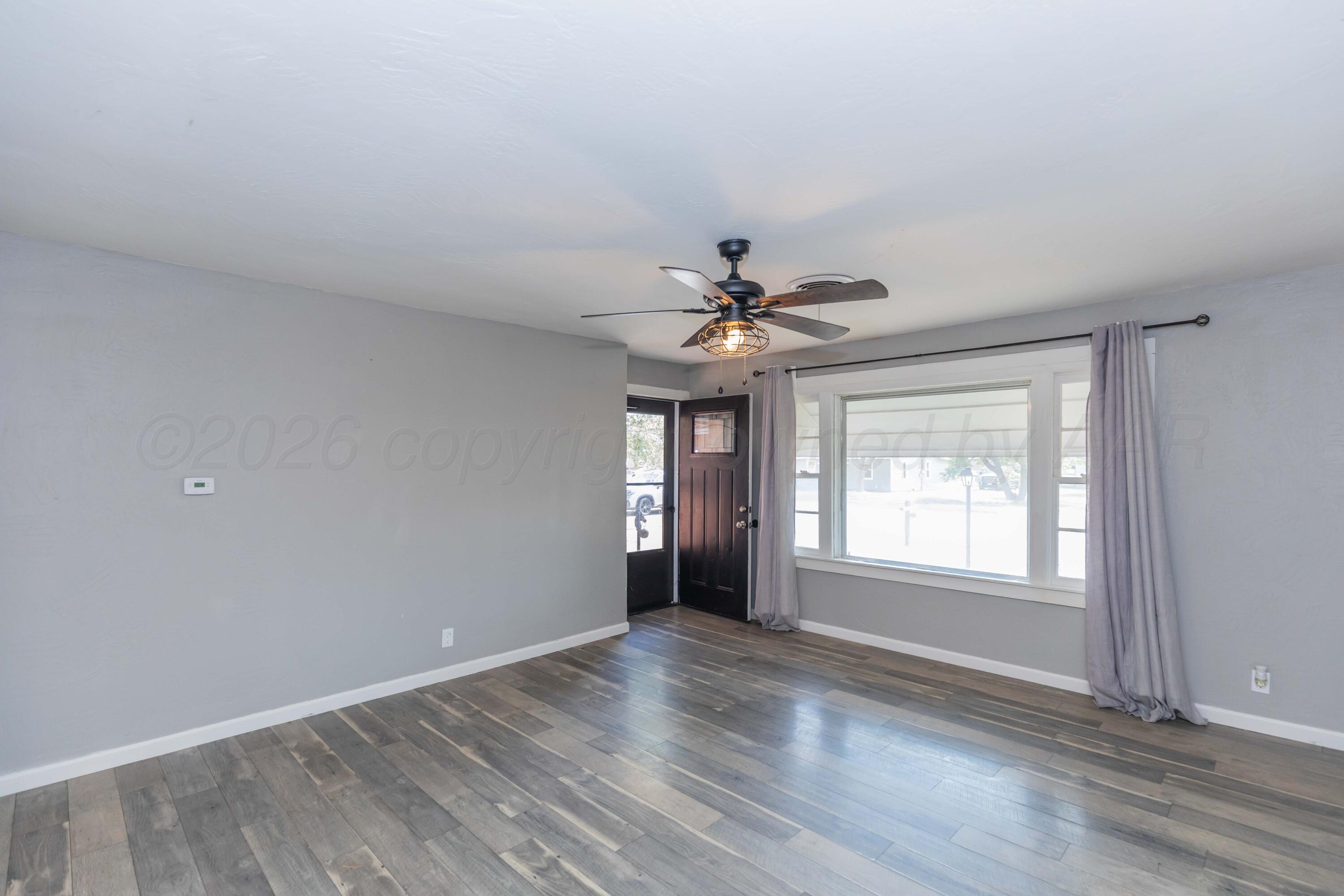 2406 Smiser Street Property Photo 11