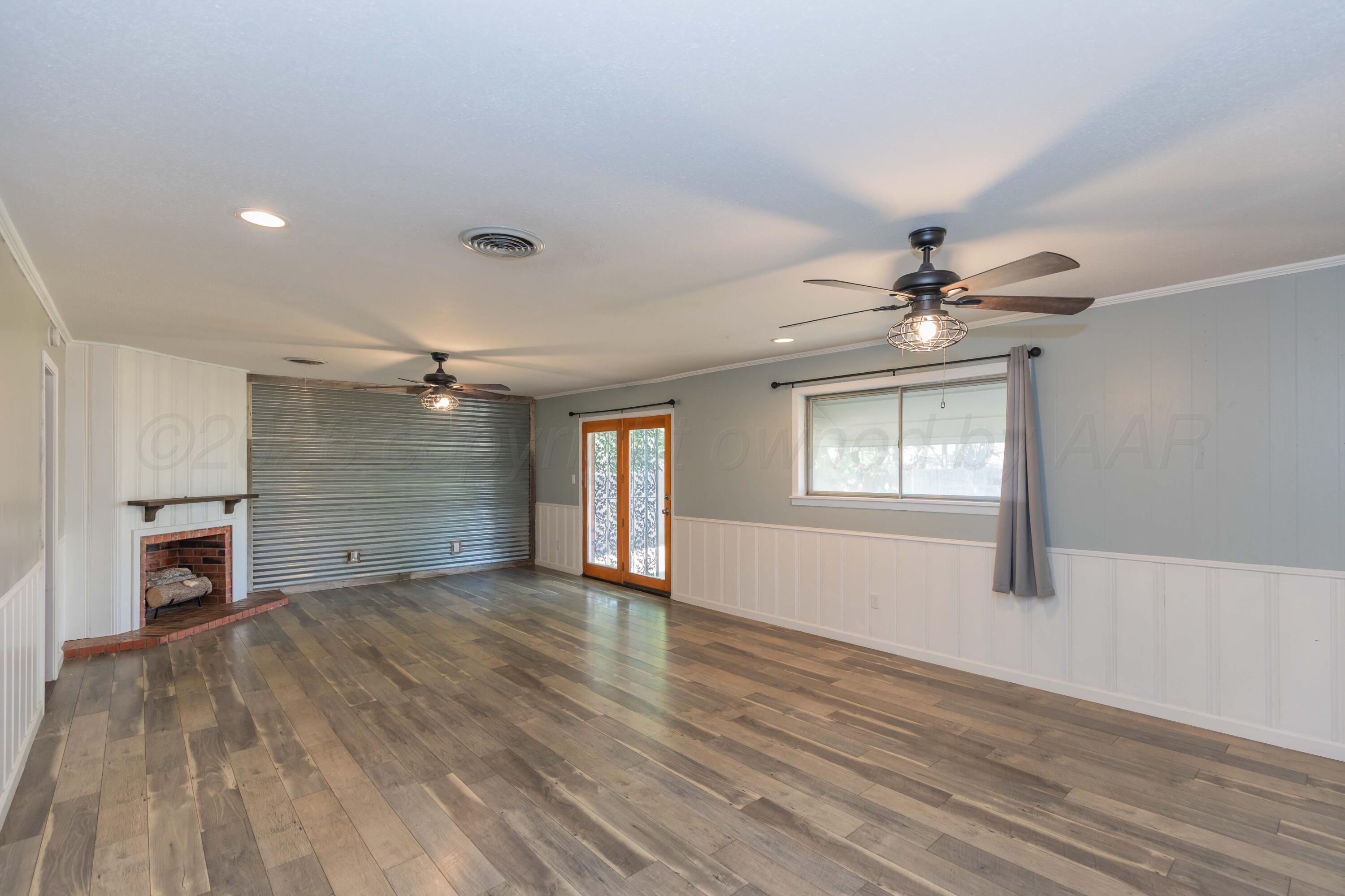 2406 Smiser Street Property Photo 12