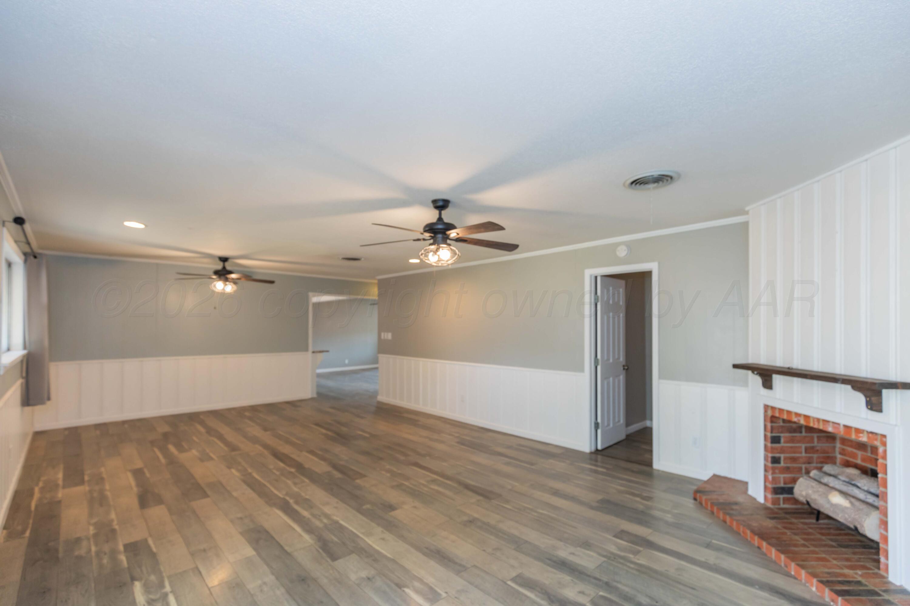 2406 Smiser Street Property Photo 14