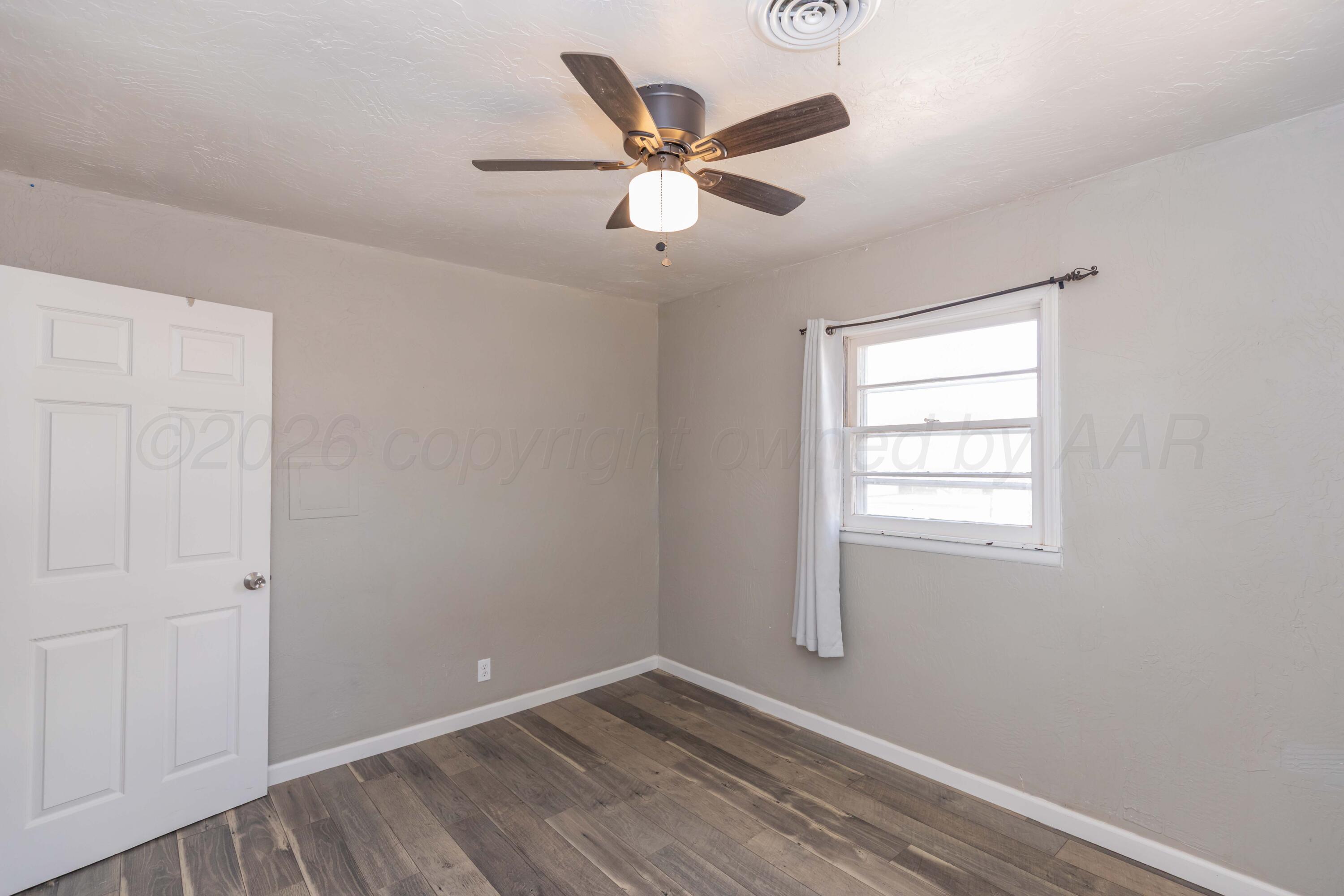 2406 Smiser Street Property Photo 17