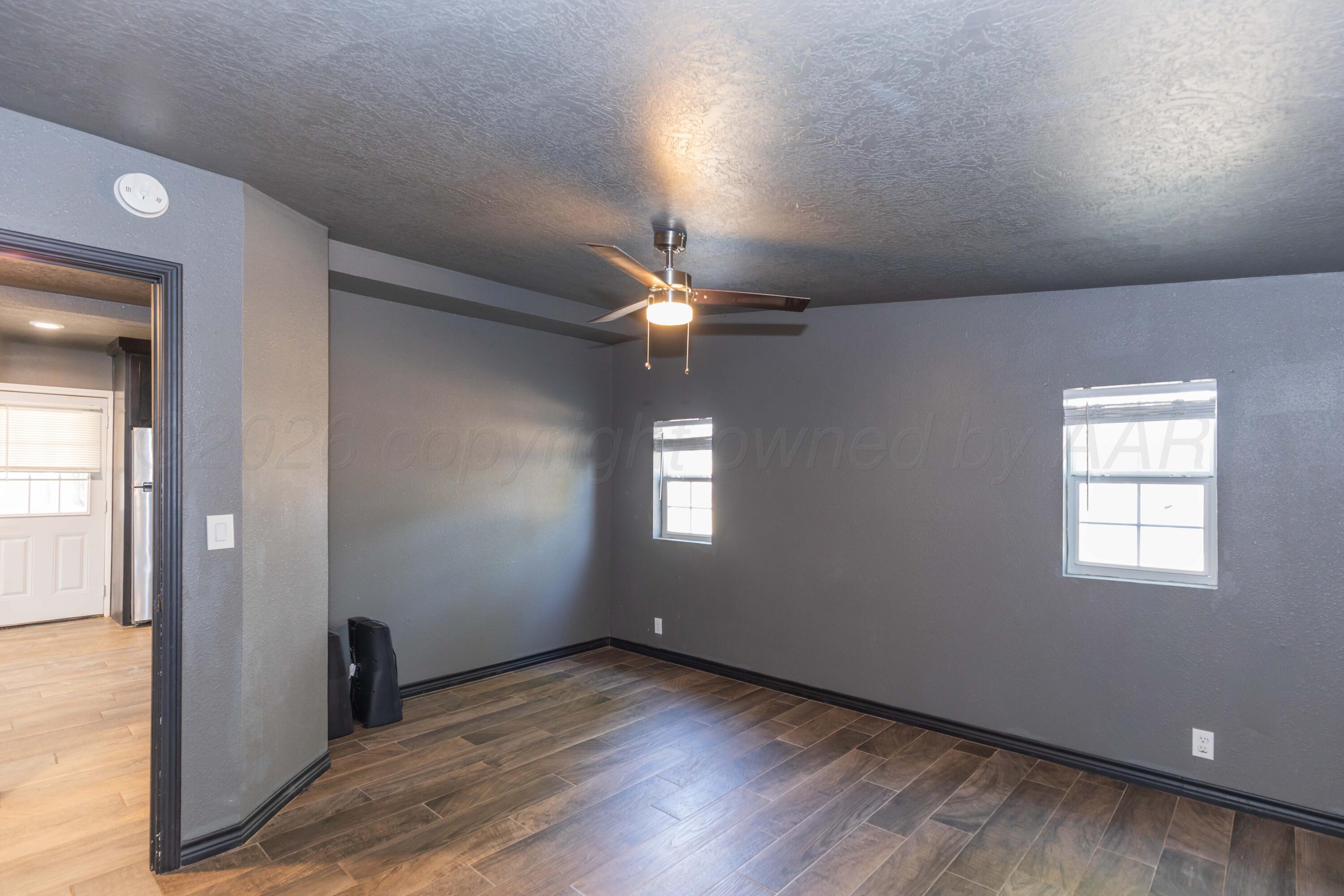 2406 Smiser Street Property Photo 35