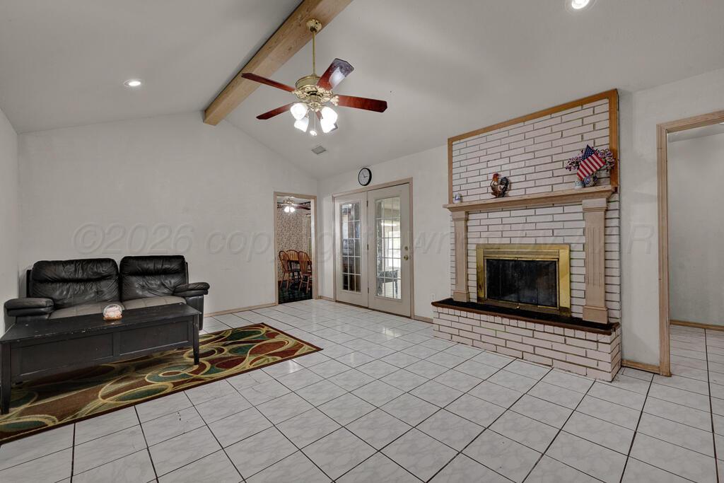 1718 Jennifer Street Property Photo 3