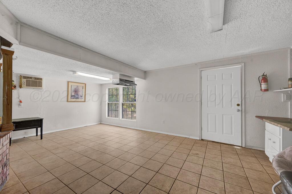 1718 Jennifer Street Property Photo 10