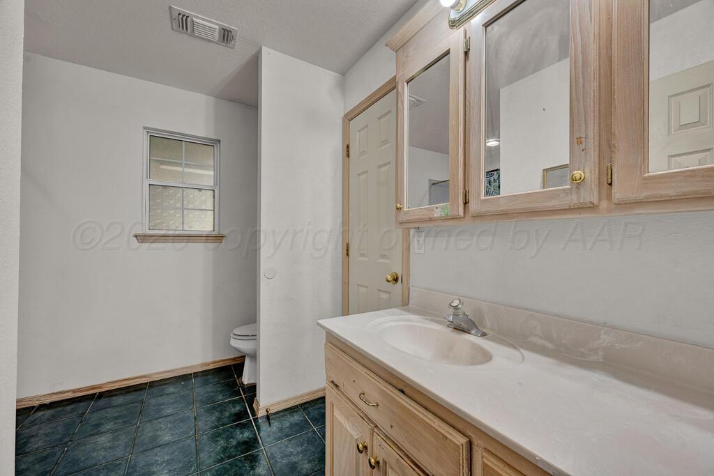 1718 Jennifer Street Property Photo 14