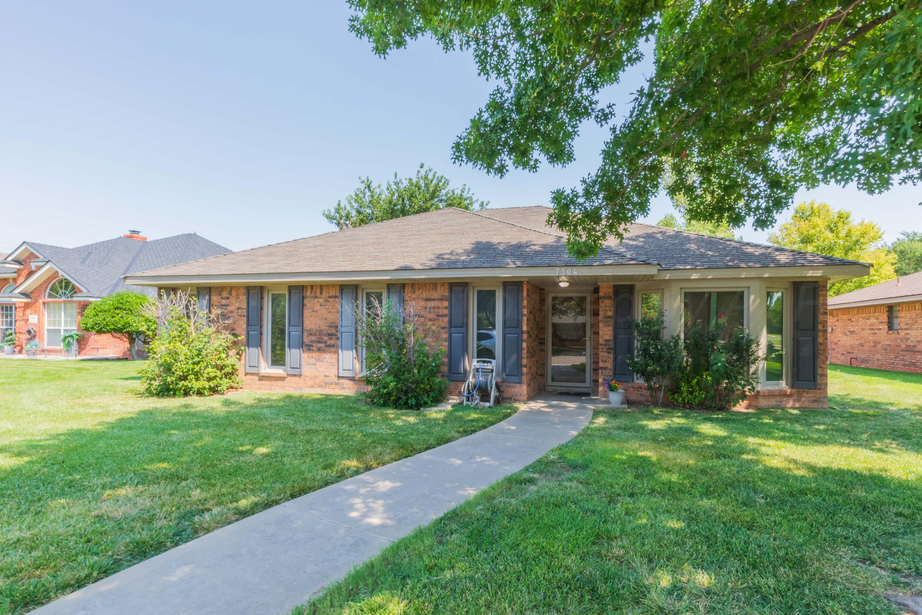 7304 Kings Place Property Photo 3