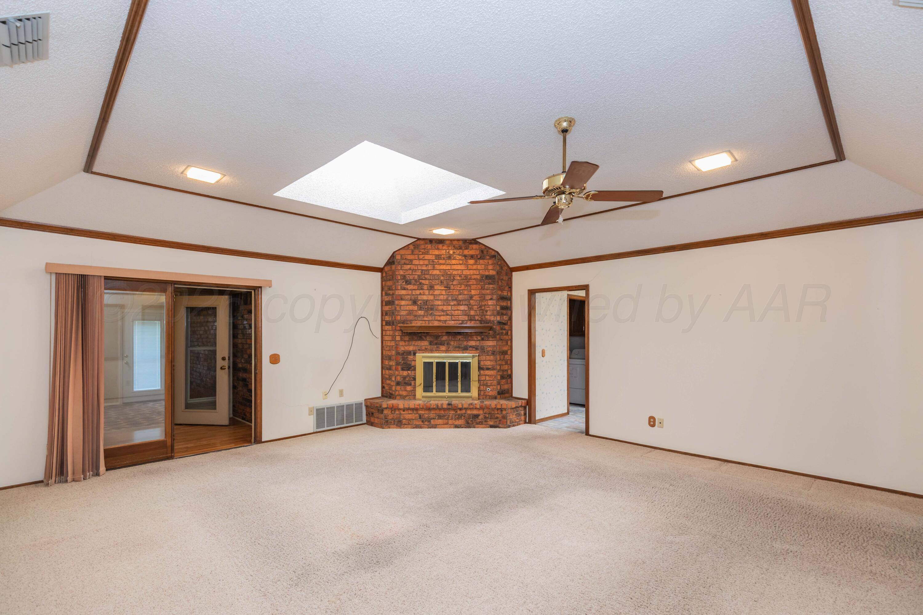 7304 Kings Place Property Photo 5