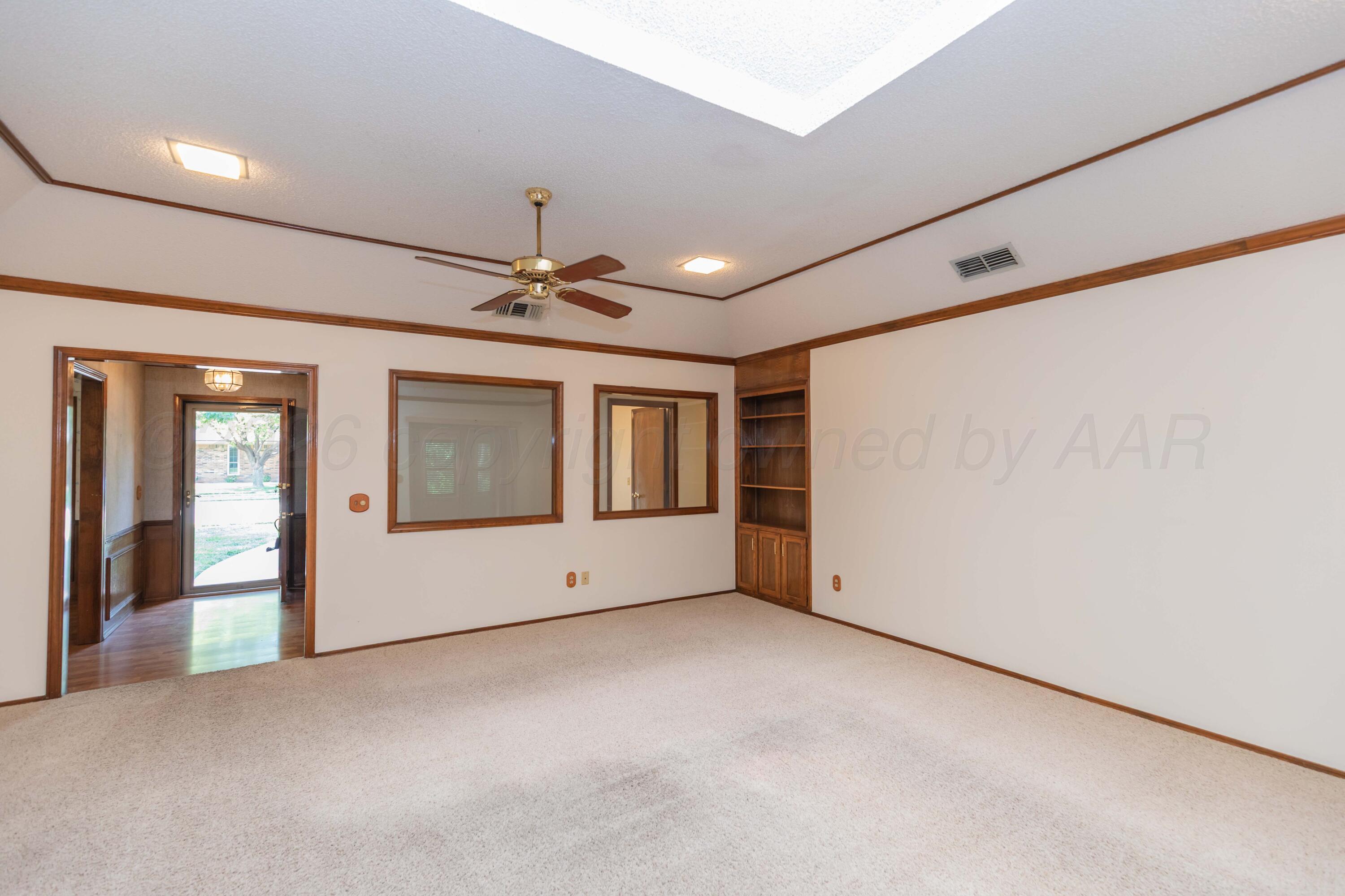 7304 Kings Place Property Photo 6