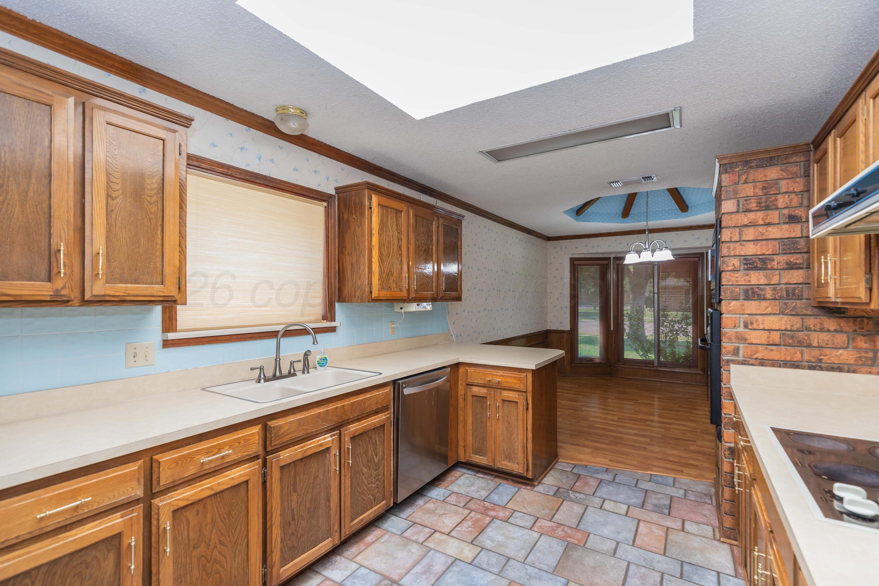7304 Kings Place Property Photo 12
