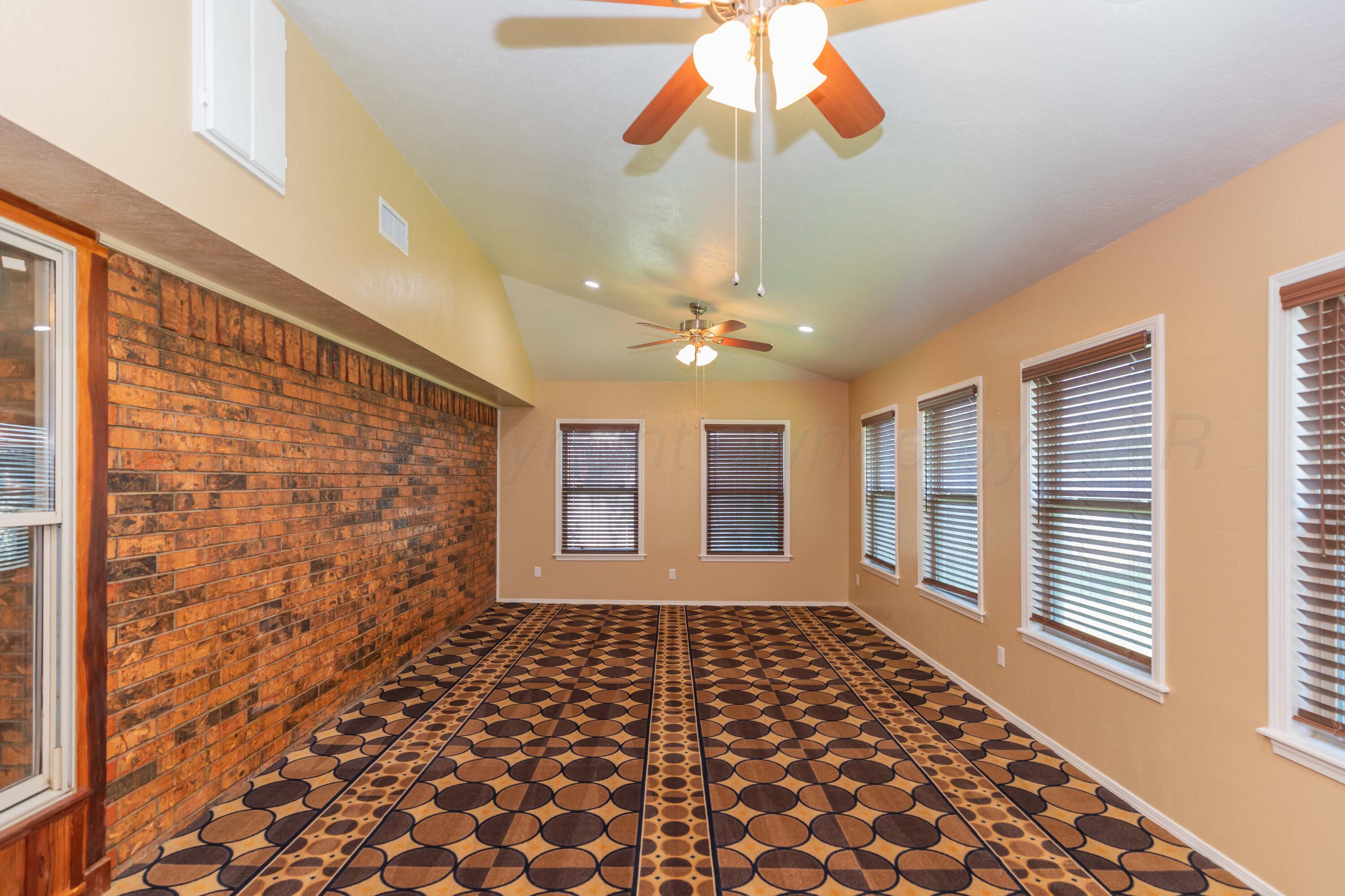 7304 Kings Place Property Photo 15