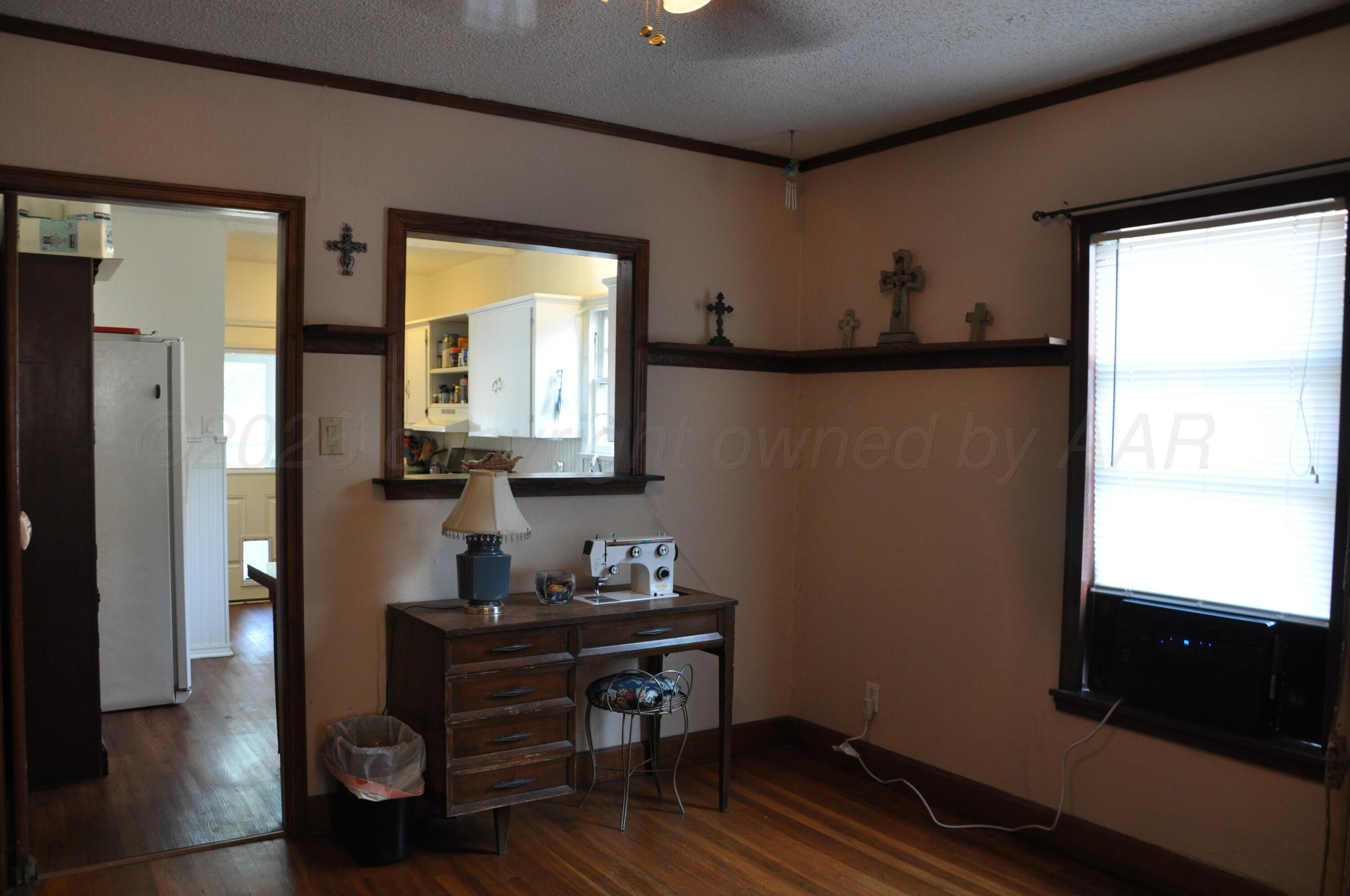 1017 N Mary-ellen Street Property Photo 3