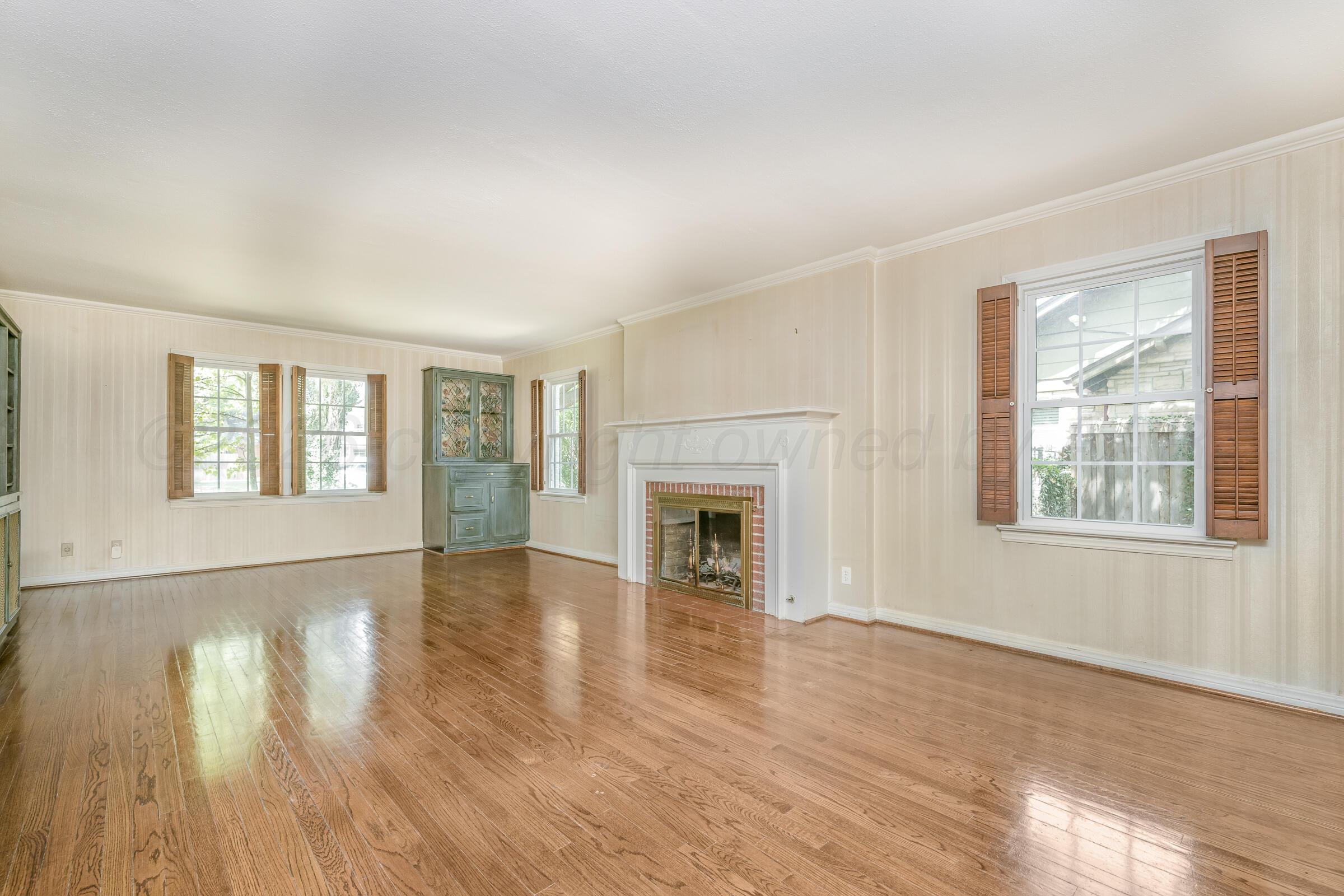 1523 Crockett Street Property Photo 11