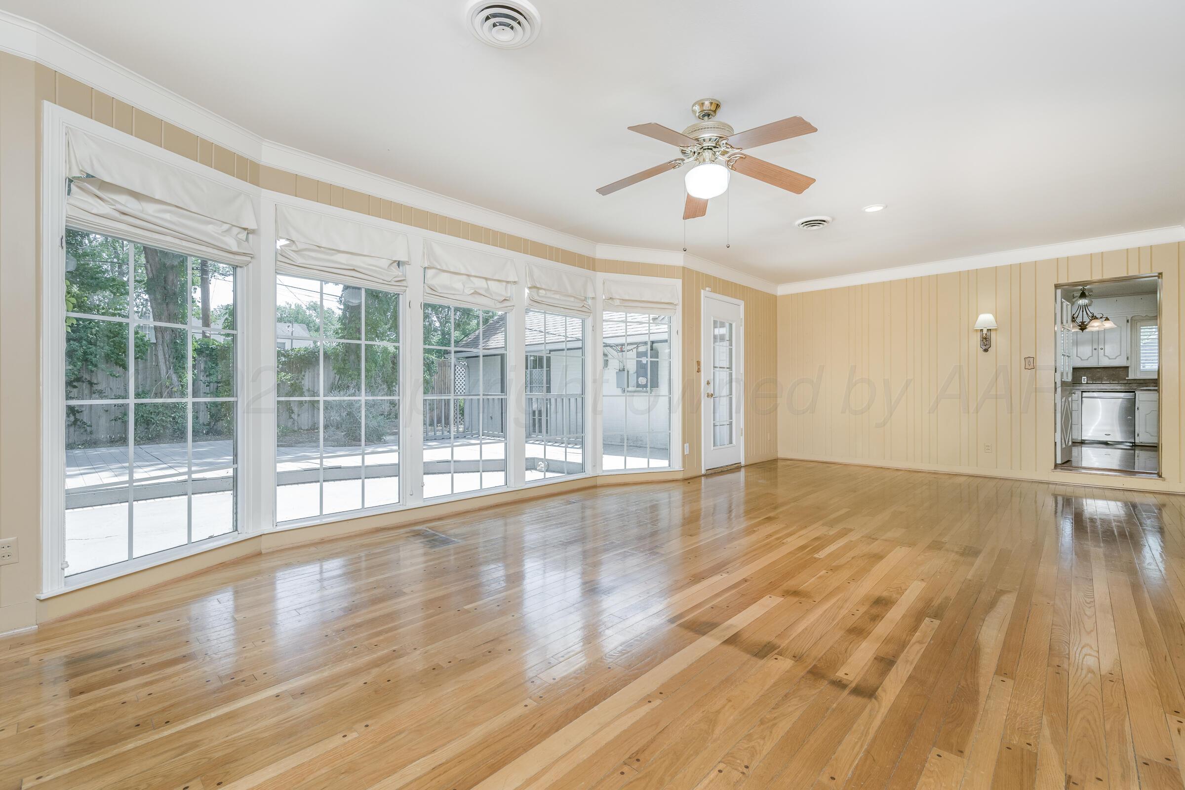 1523 Crockett Street Property Photo 13