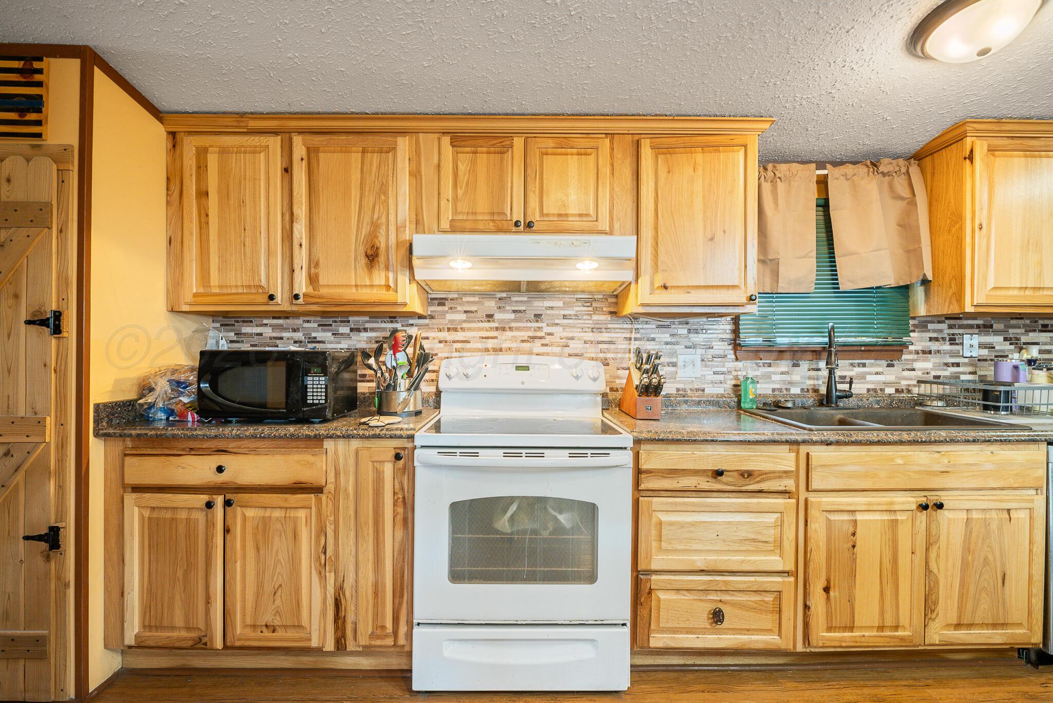 304 Coke Street Property Photo 12