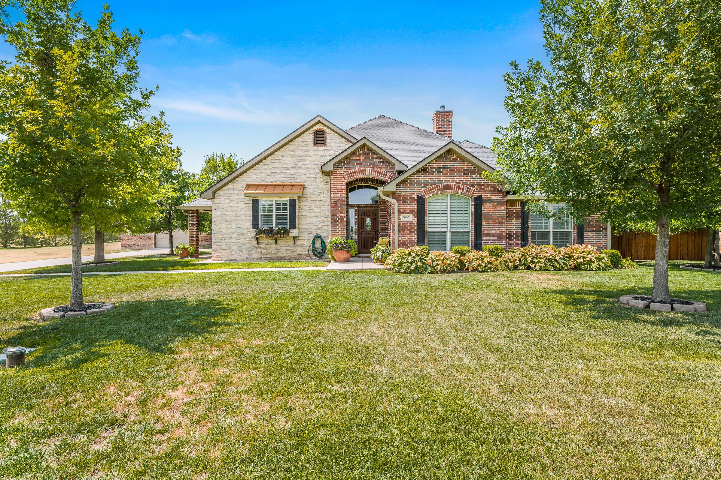 20200 Quail Hollow Drive Property Photo 2