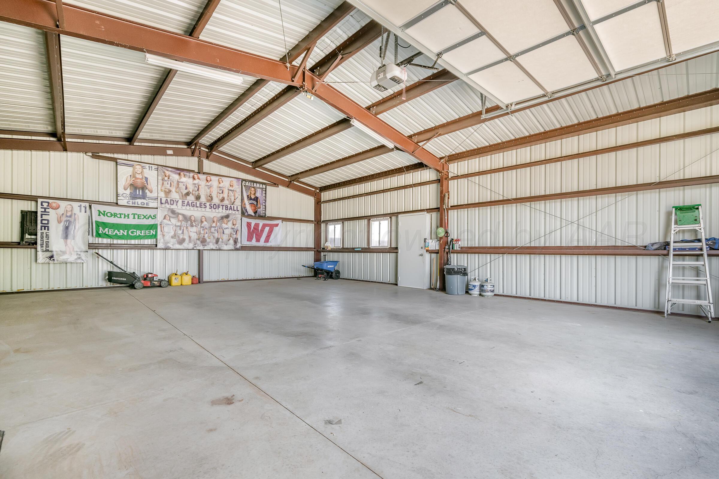 20200 Quail Hollow Drive Property Photo 4